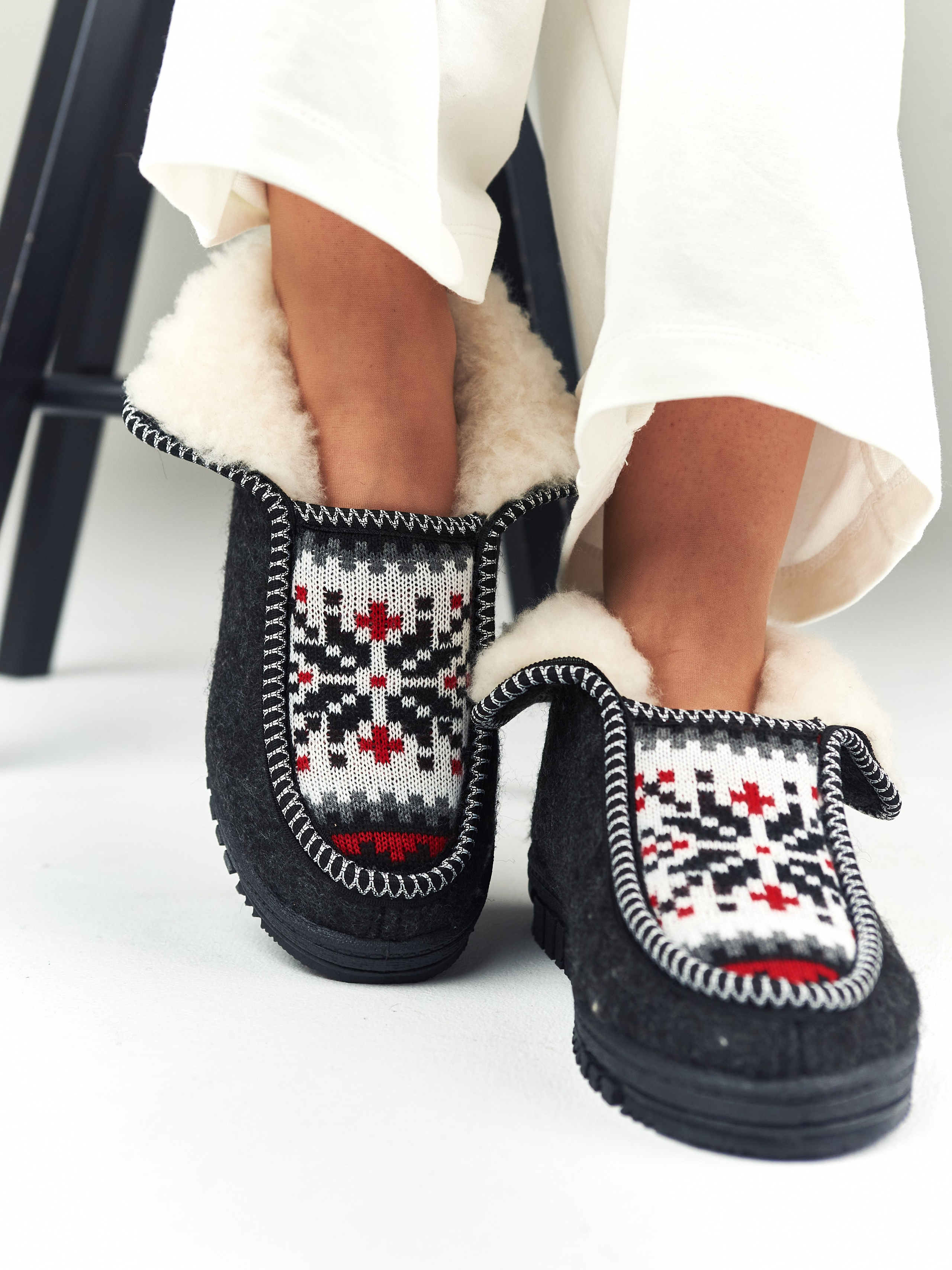 Рекламные фото вашего товара или услуги.