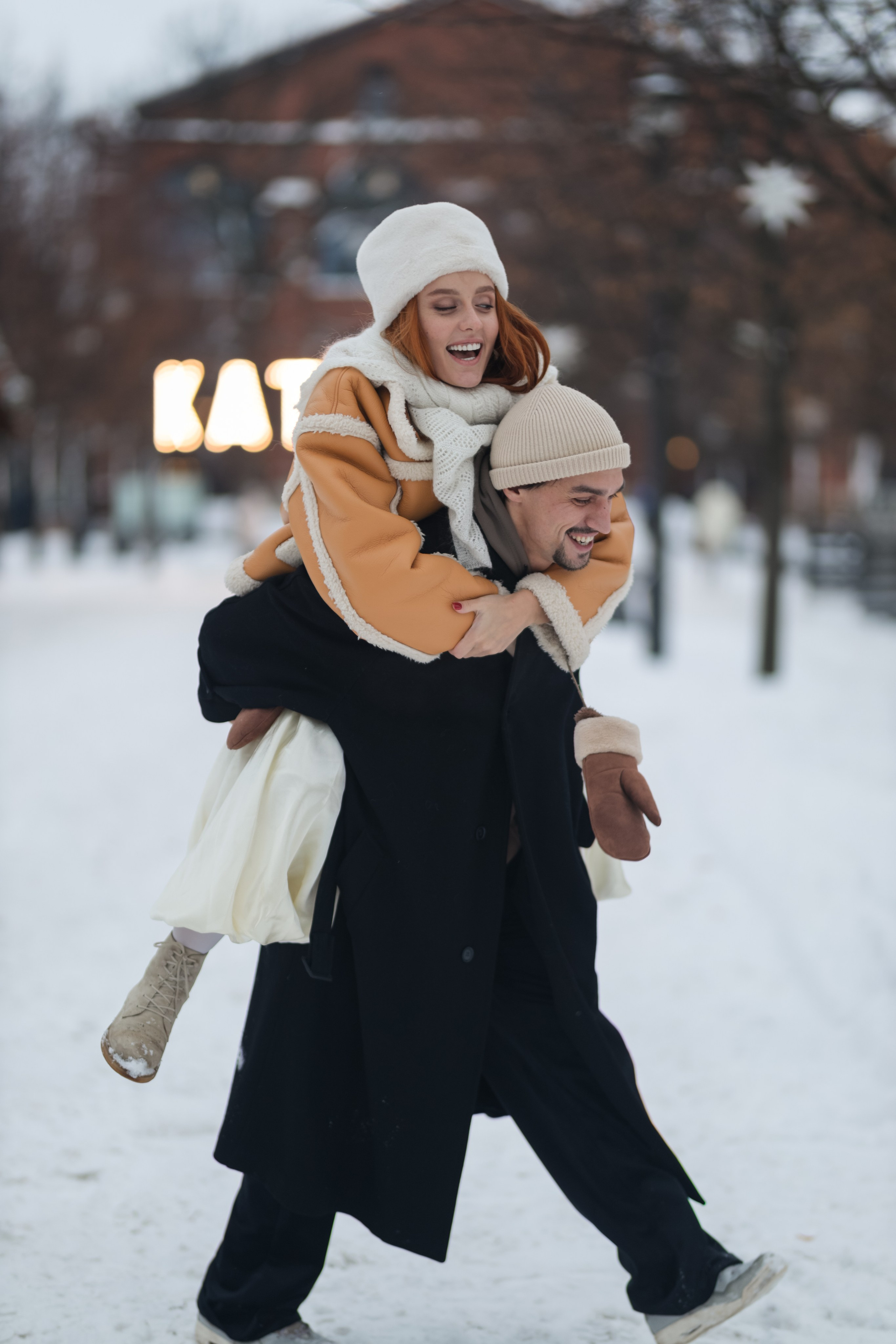 Лавстори Леси и Никиты на катке. Свадебный фотограф Беларусь Ольга Козыренко
