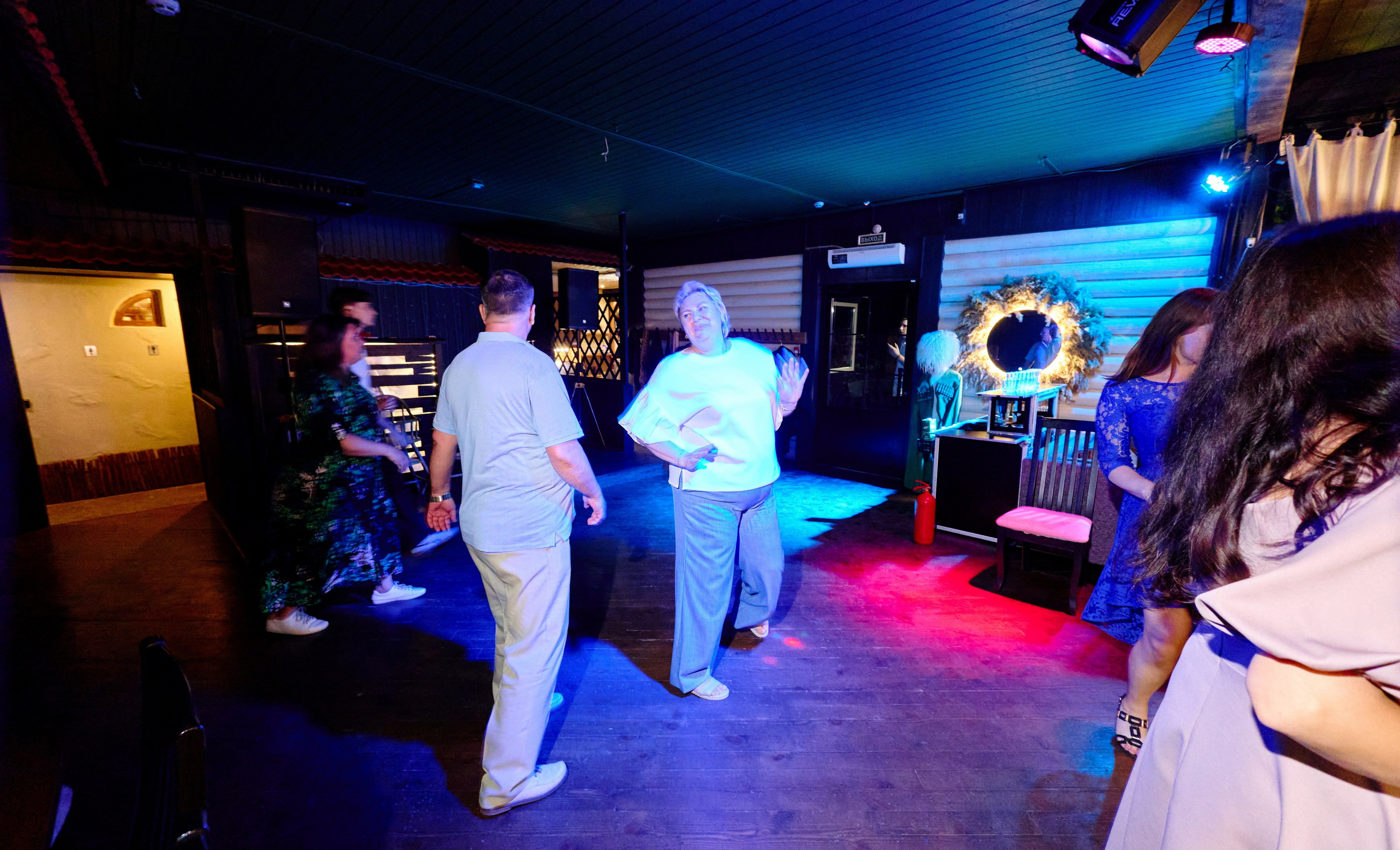 Выпускной 35 Сош. Фотограф Выпускные альбомы Таганрог Сергей Коробченко