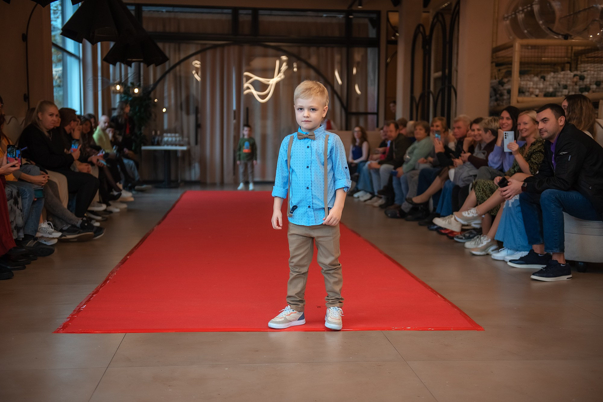 HAPPYkids дефиле в день мамы. Семейный и коммерческий фотограф в Сочи Александр Бодунов