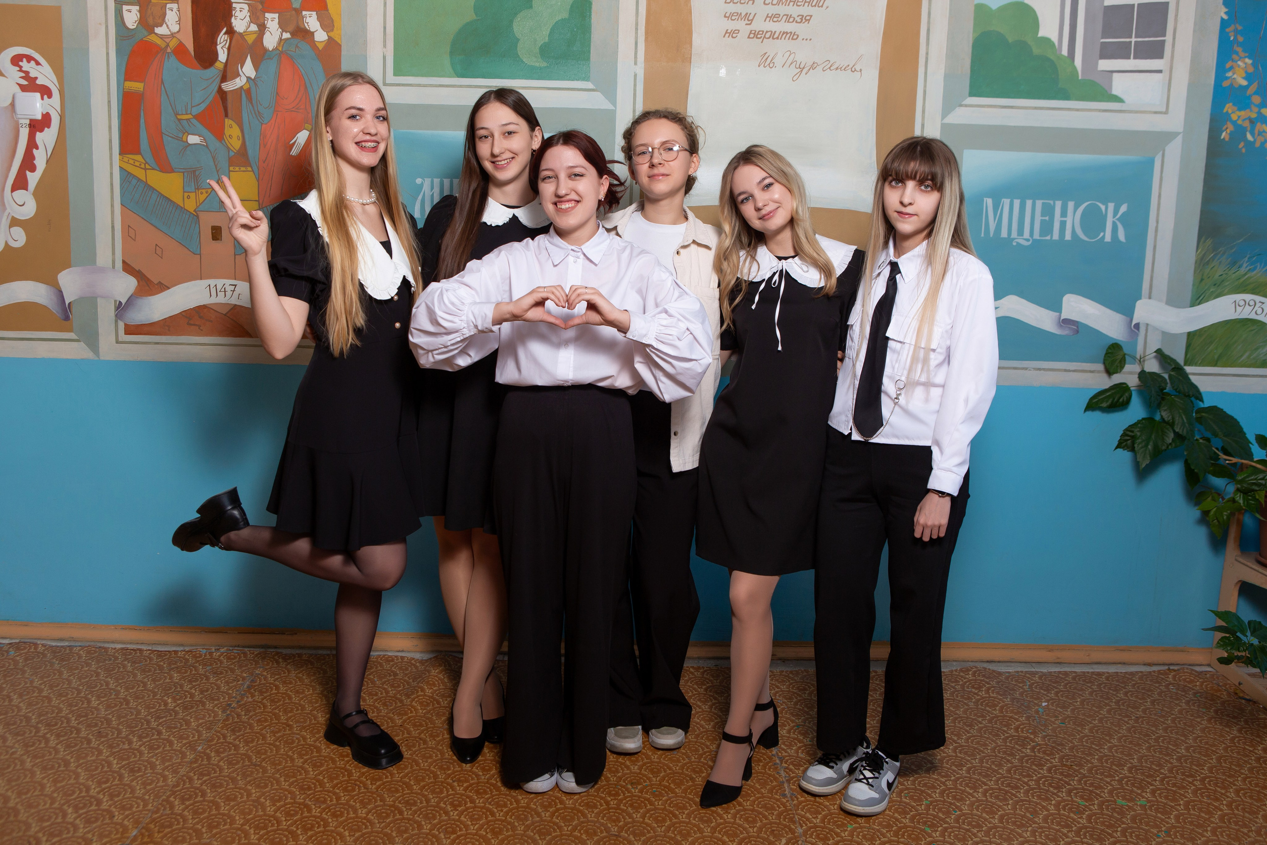 ФОТОСЕССИЯ В КЛАССЕ ДЛЯ 11 КЛАССОВ -2. ТВОЙ АЛЬБОМ / ТВОИ ПРАВИЛА