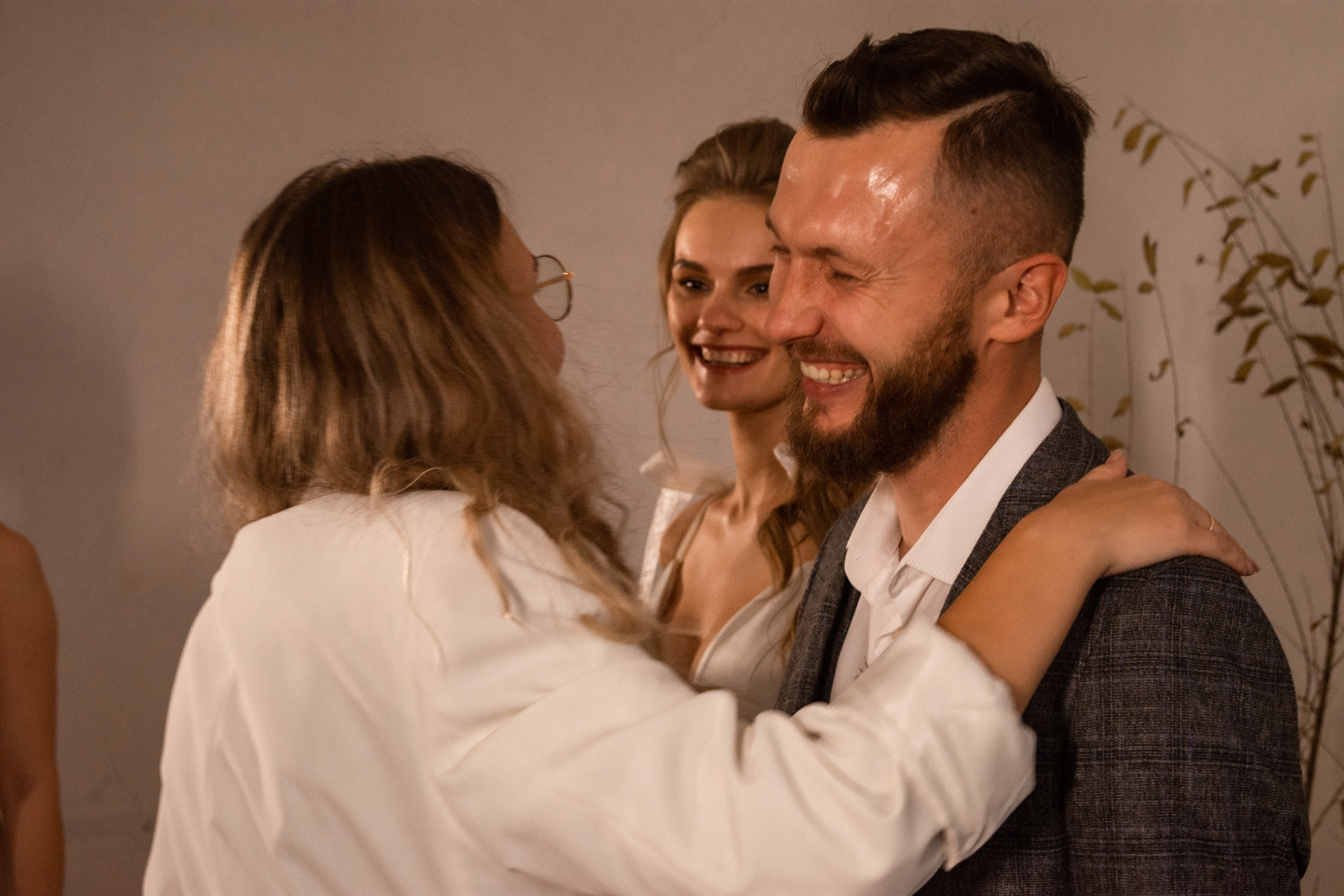 Шикарная камерная свадьба А&A. Мария Яровая фотограф Хабаровск