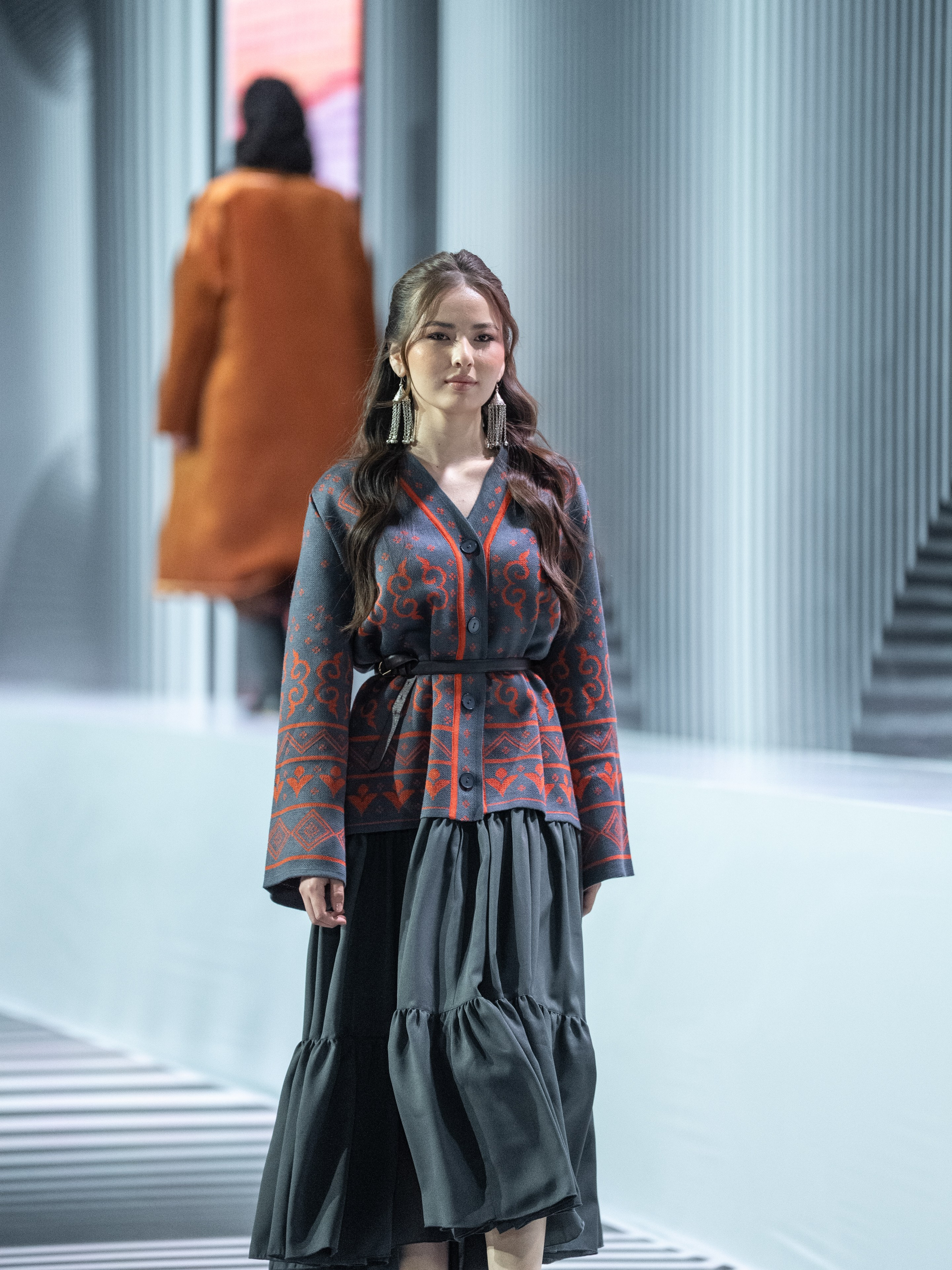 Brand AINASH QARA. Сайт Алматинского НЮ АРТ, будуар и фэшн фотографа Дениса Карпенко