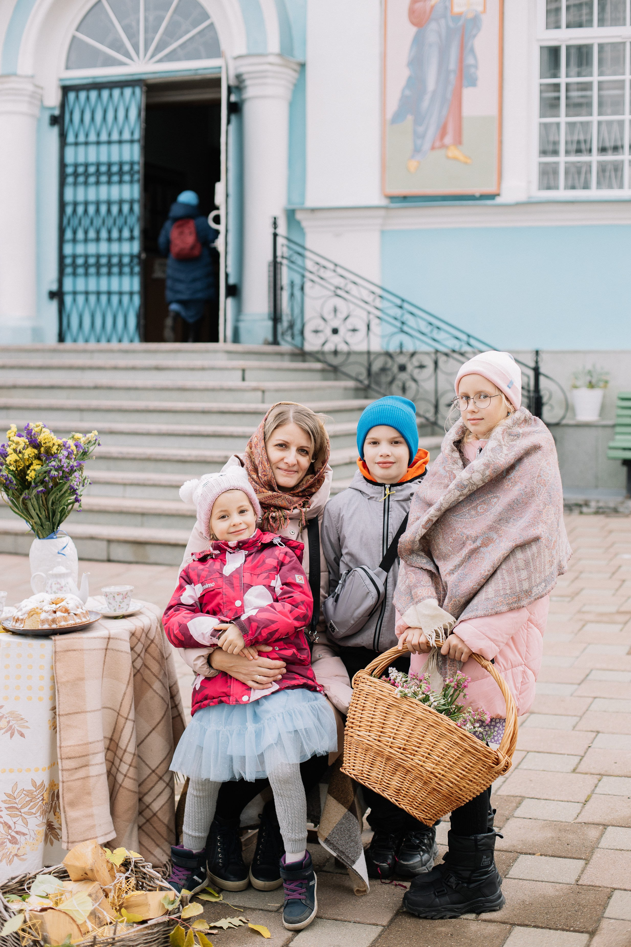 Покров в храме Иоанна Предтечи. Семейный фотограф Трусова Евгения в Екатеринбурге
