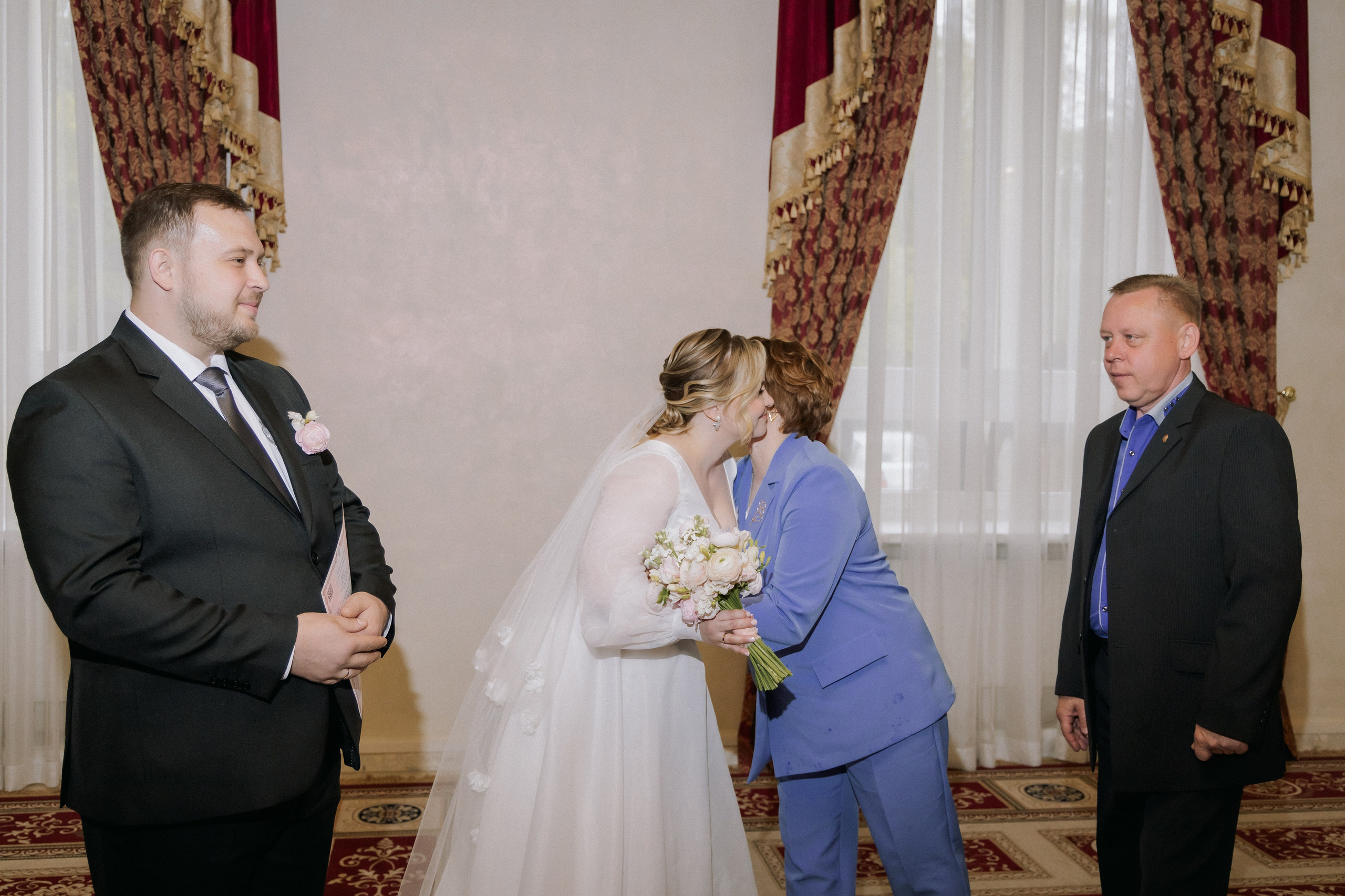 Анастасия и Сергей. Свадебная прогулка. Свадебная фотография. Арина Рубах