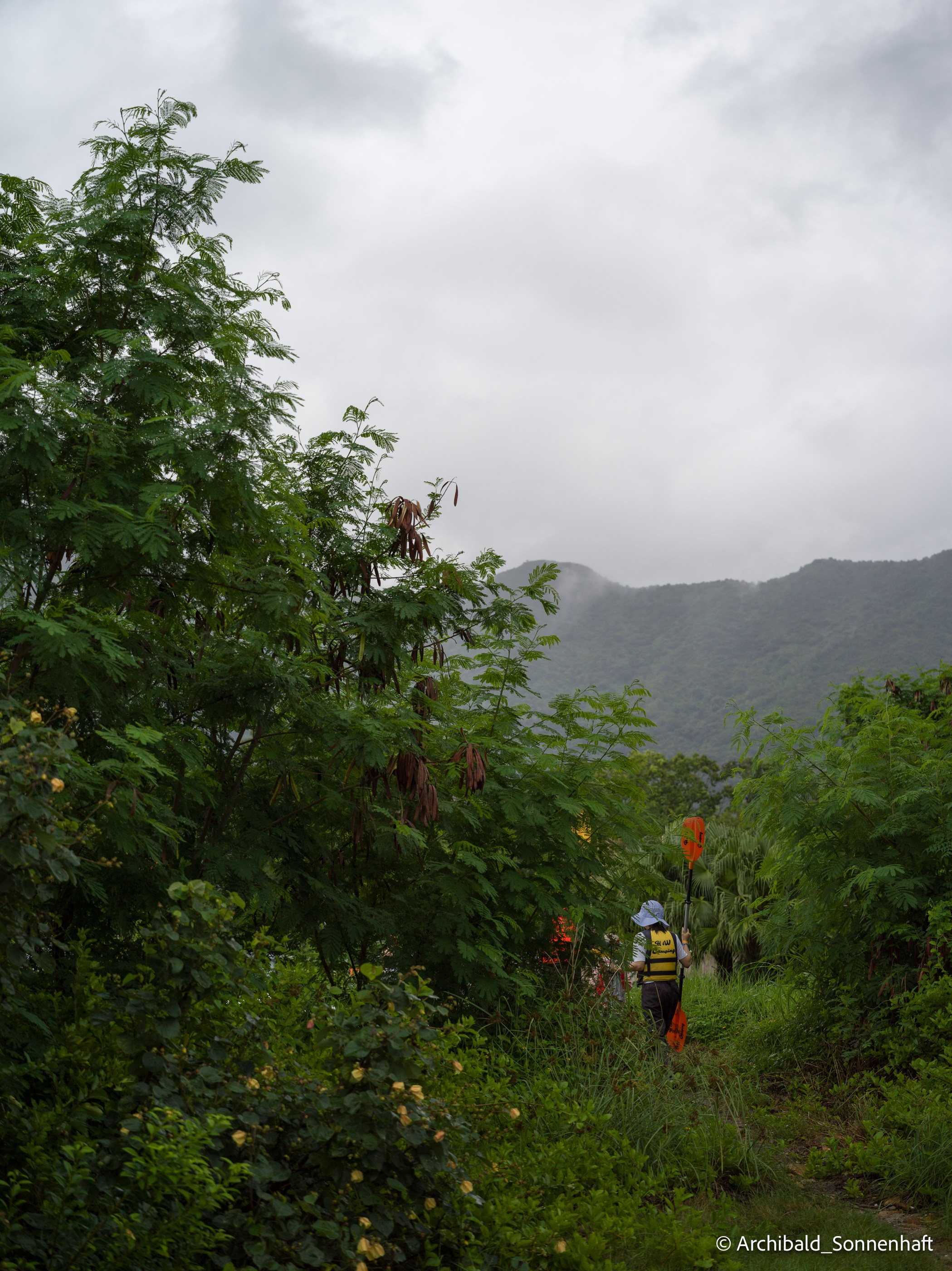 Kayaking. Photographer in Guangzhou, China. Archibald Sonnenhaft