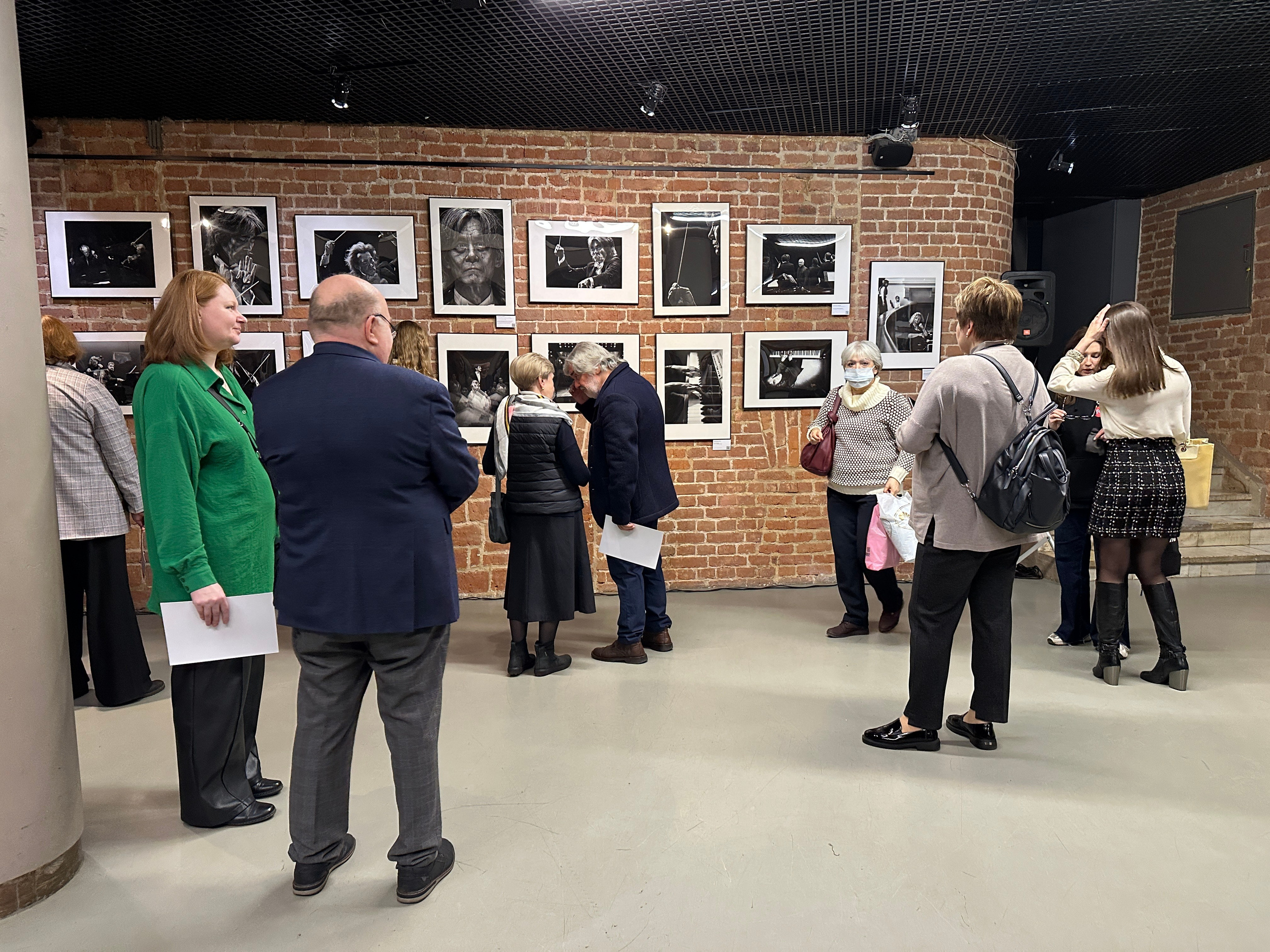 Фотография о музыке, музыкантах и их руках, магию создающих. Репортажный, архитектурный, театральный и файн-арт фотограф Лена Мельникова в Москве