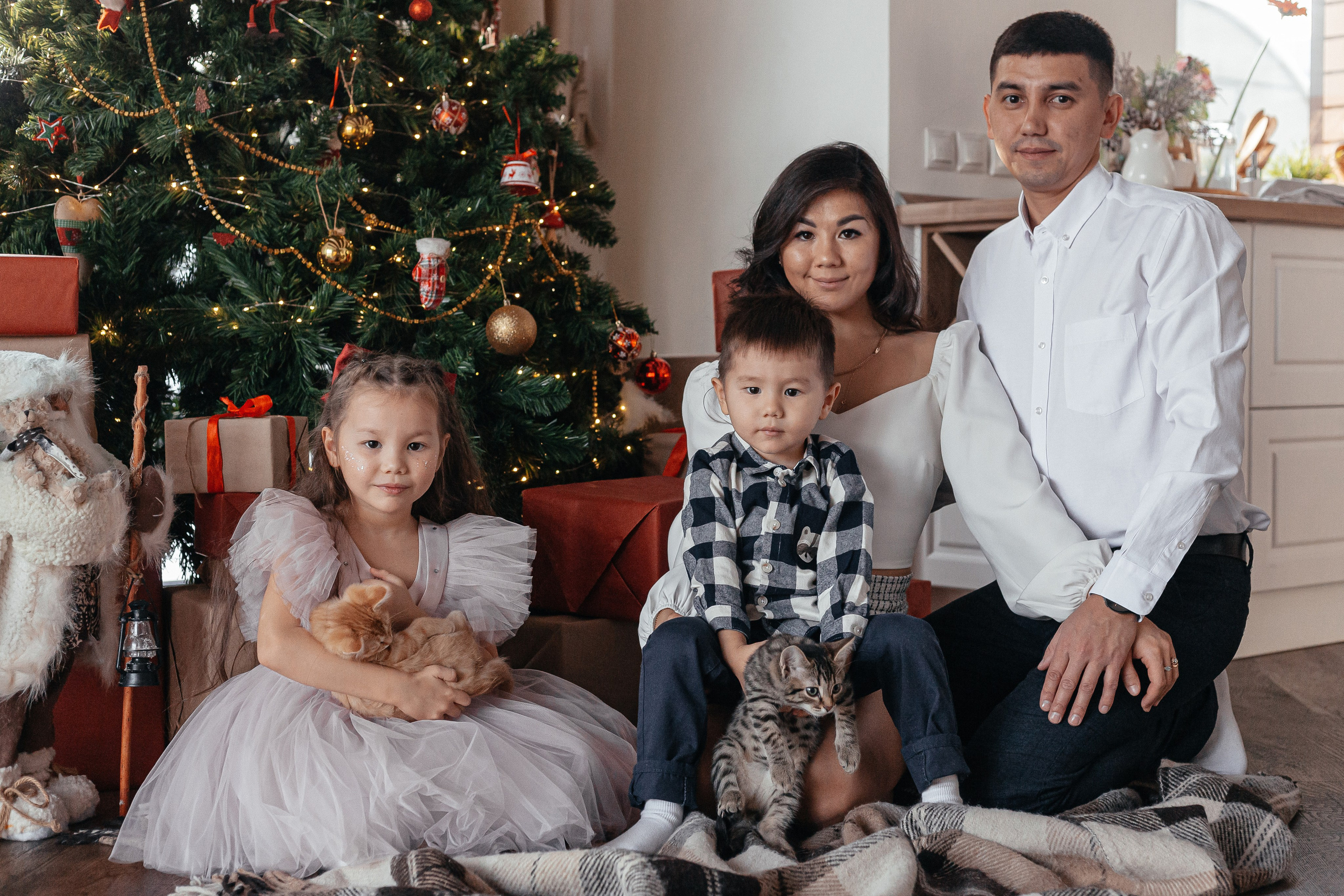 Новогодняя семейная Дарины и Руслана с детками. Фотограф семейной и индивидуальной съемки Марина Севостьянова в Челябинске