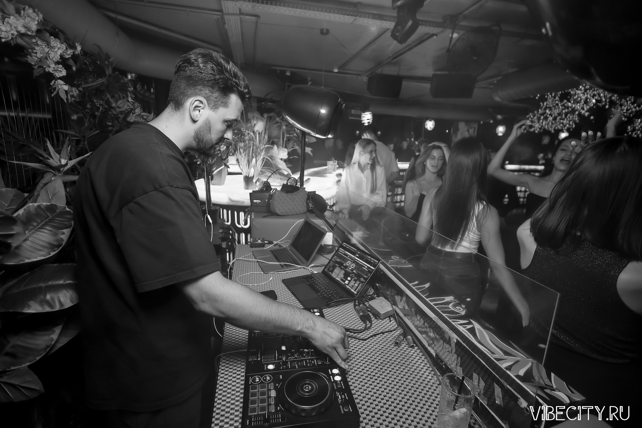 DOUBLE U. VIBECITY.RU Вайб Сити Ру Фоторепортажи Фотоотчеты Калининград