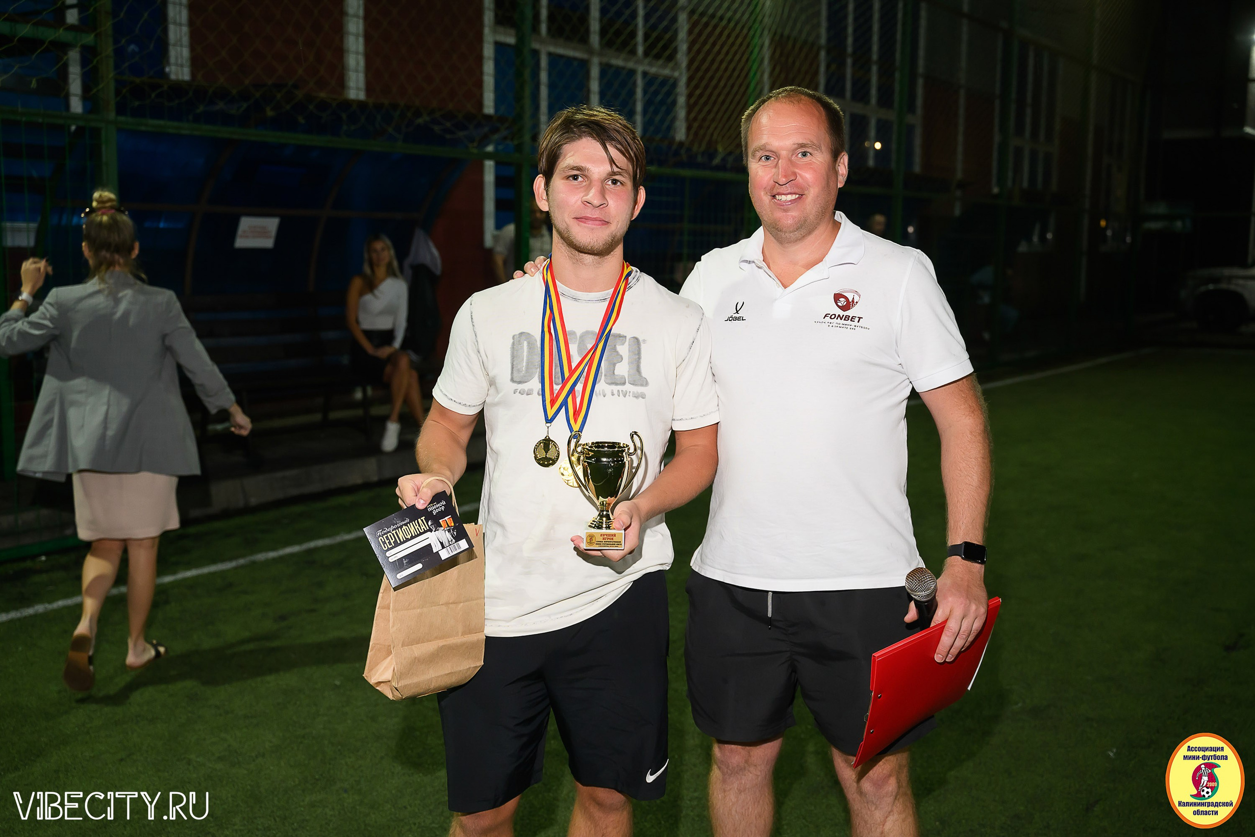 ФИНАЛЬНЫЕ ИГРЫ КУБКА МИНИ-ФУТБОЛЬНОЙ ЛИГИ И КУБКА КОРПОРАТИВНОЙ МФЛ 2025. VIBECITY.RU Вайб Сити Ру Фоторепортажи Фотоотчеты Калининград