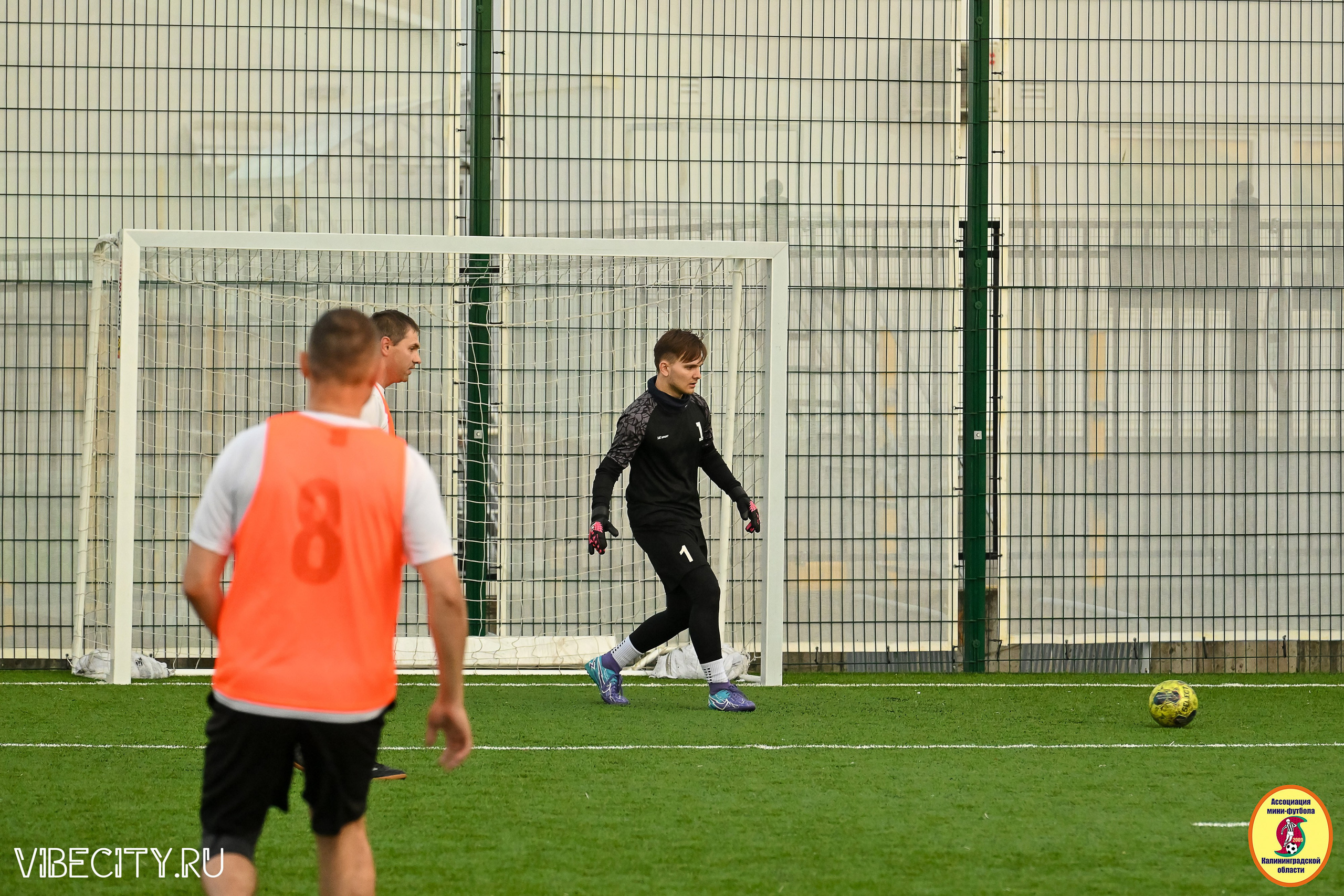 ИГРЫ МИНИ-ФУТБОЛЬНОЙ И КОРПОРАТИВНОЙ ЛИГИ. VIBECITY.RU Вайб Сити Ру Фоторепортажи Фотоотчеты Калининград