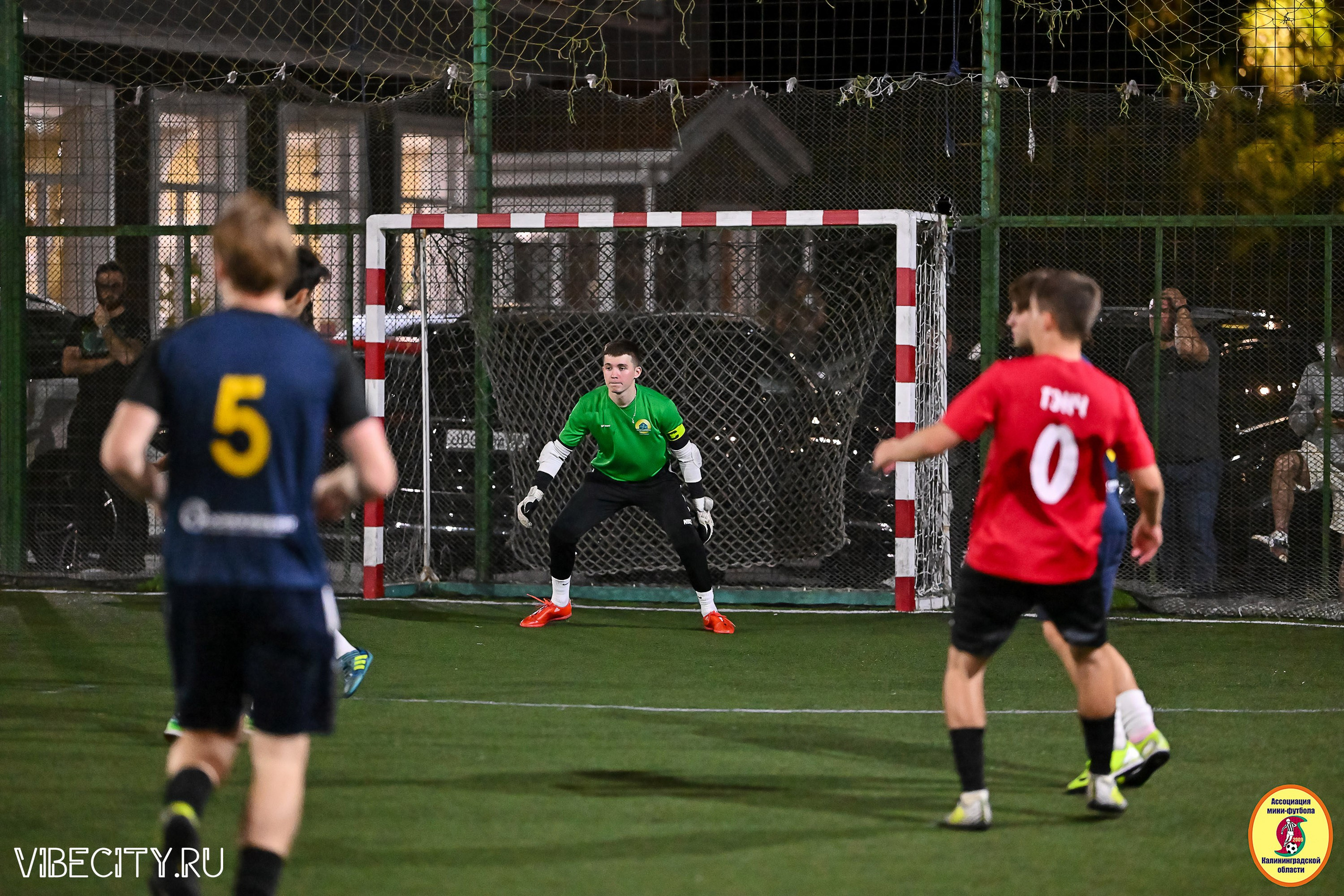ФИНАЛЬНЫЕ ИГРЫ КУБКА МИНИ-ФУТБОЛЬНОЙ ЛИГИ И КУБКА КОРПОРАТИВНОЙ МФЛ 2025. VIBECITY.RU Вайб Сити Ру Фоторепортажи Фотоотчеты Калининград