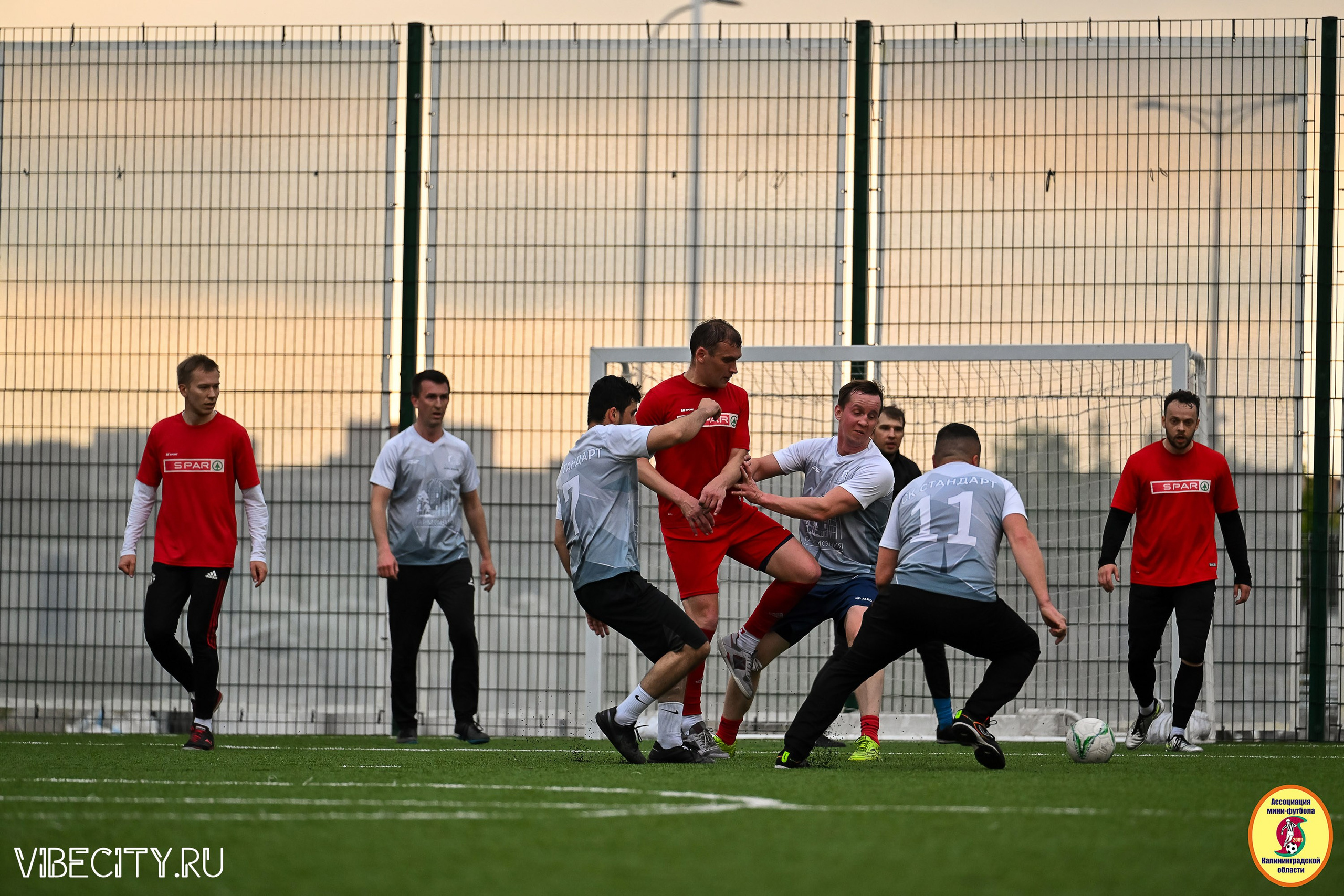 ИГРЫ МИНИ-ФУТБОЛЬНОЙ ЛИГИ. VIBECITY.RU Вайб Сити Ру Фоторепортажи Фотоотчеты Калининград