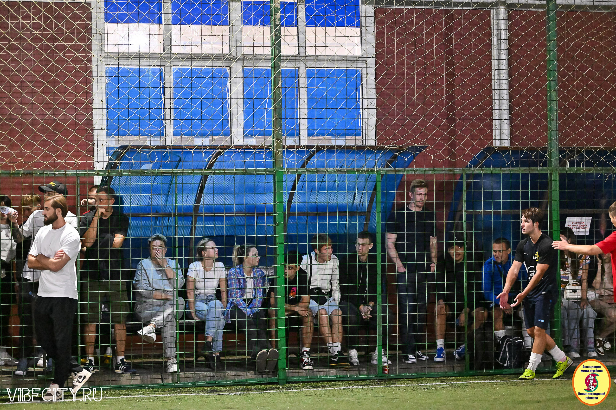 ФИНАЛЬНЫЕ ИГРЫ КУБКА МИНИ-ФУТБОЛЬНОЙ ЛИГИ И КУБКА КОРПОРАТИВНОЙ МФЛ 2025. VIBECITY.RU Вайб Сити Ру Фоторепортажи Фотоотчеты Калининград