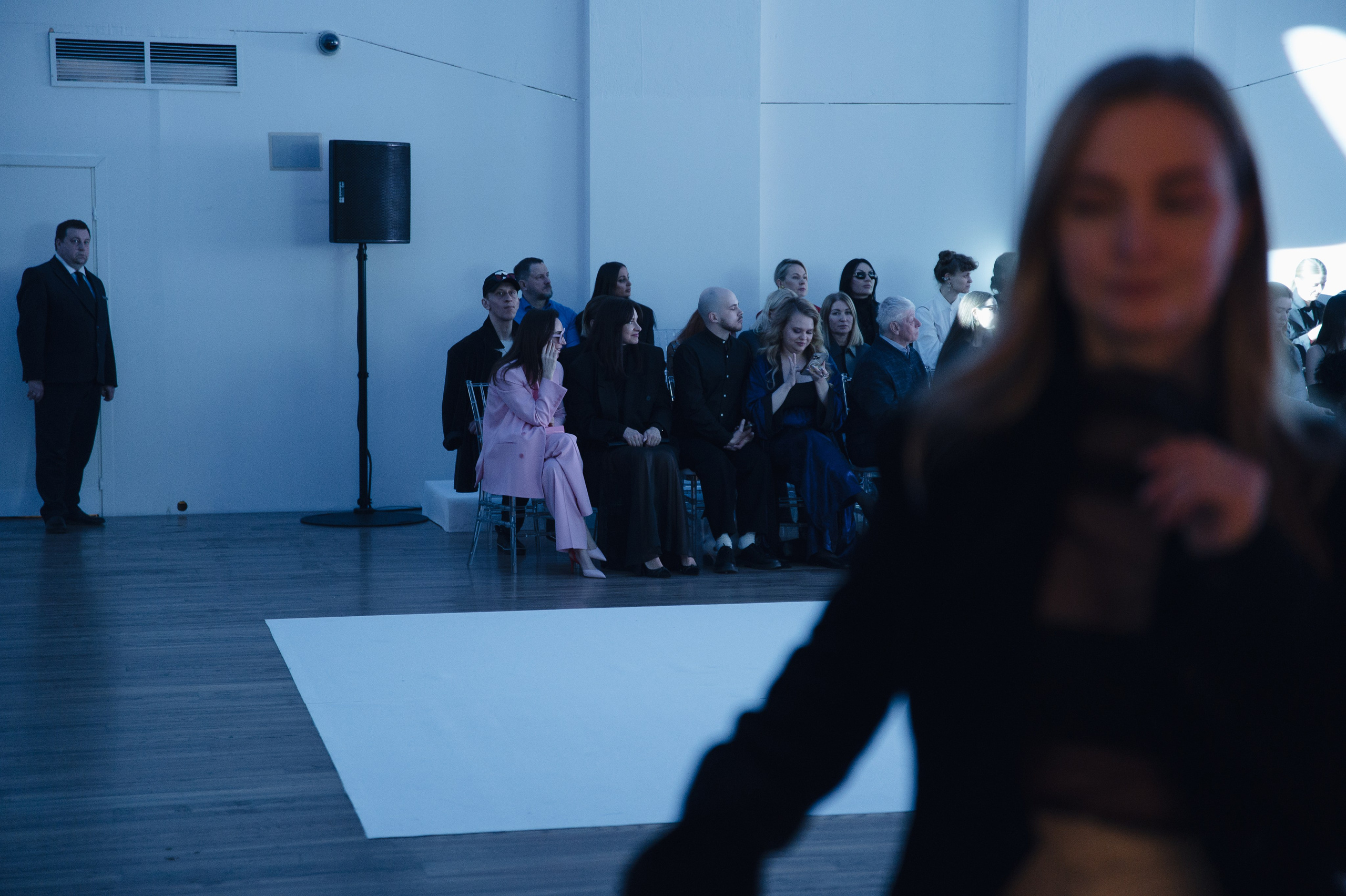 Бекстейдж показа «Новые Имена» собака.ru|ДЛТ. Портретный и репортажный фотограф в Санкт-Петербурге