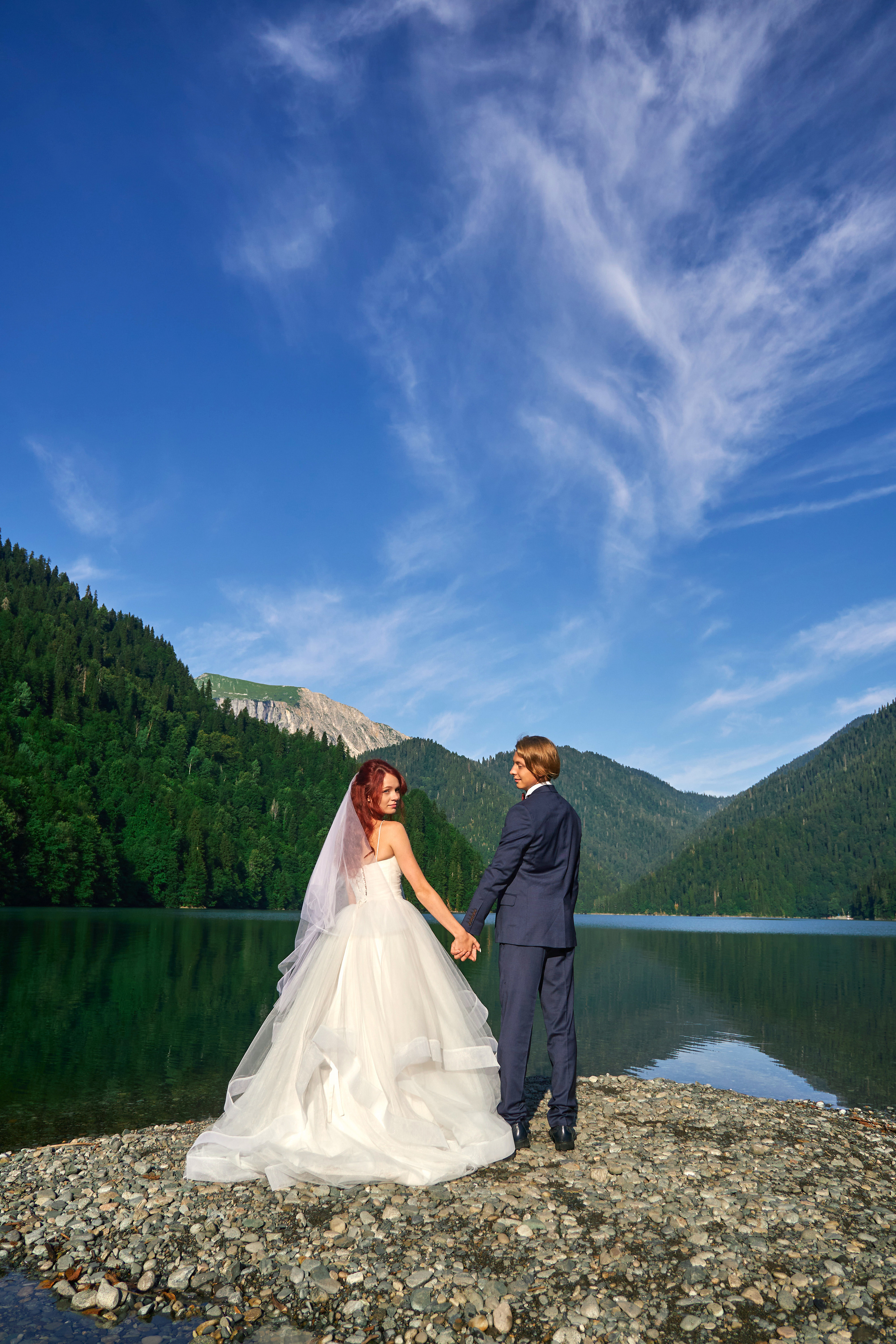 Свадьба на озере Рица 