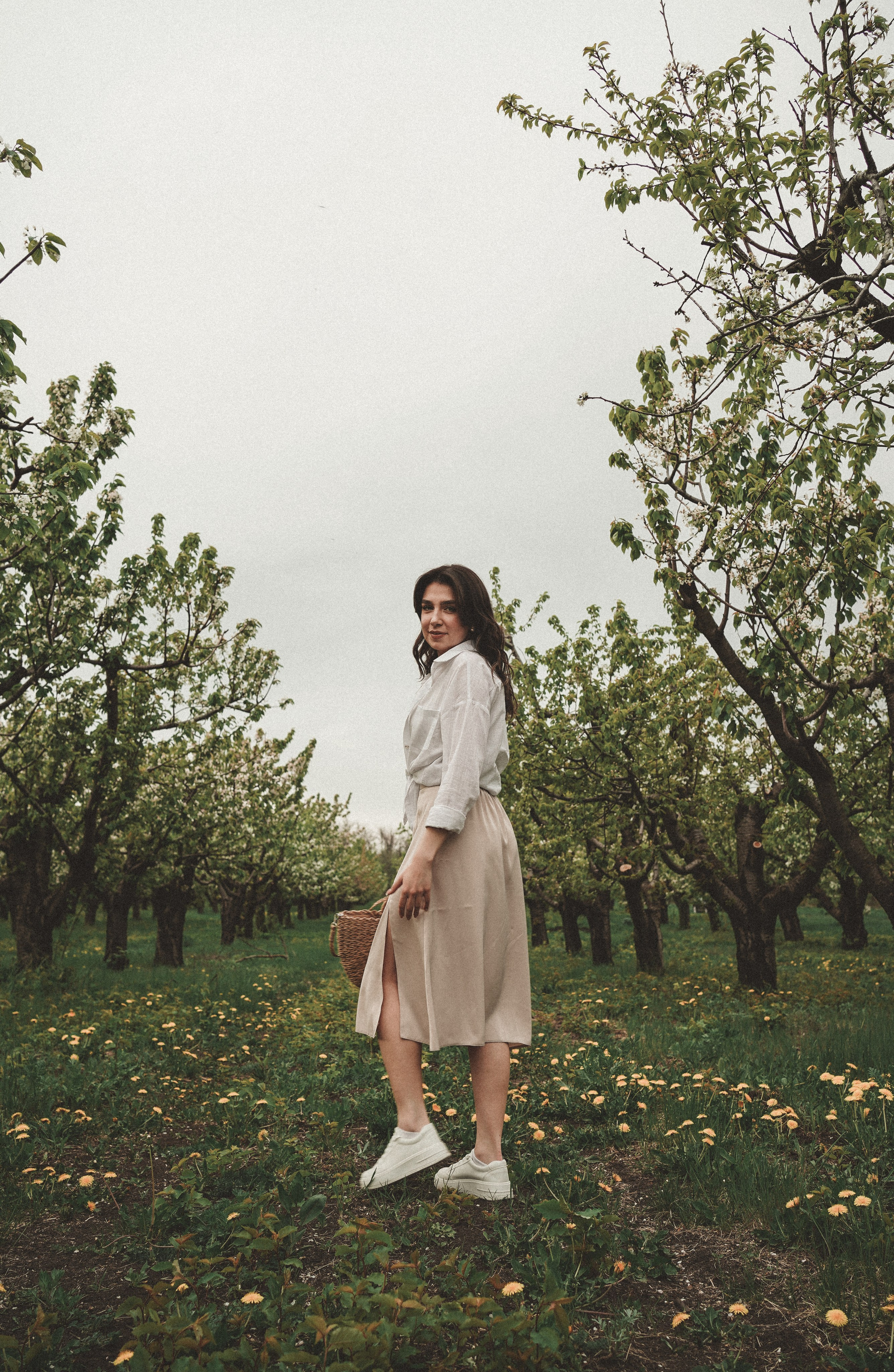 Фотосессия в цветущем саду в пос. Мускатный. Фотограф Ростов-на-Дону. Свадебный фотограф в Ростове-на-Дону. Таинство Крещения и Венчания, семейные фотосессии. Алёна Чёботова