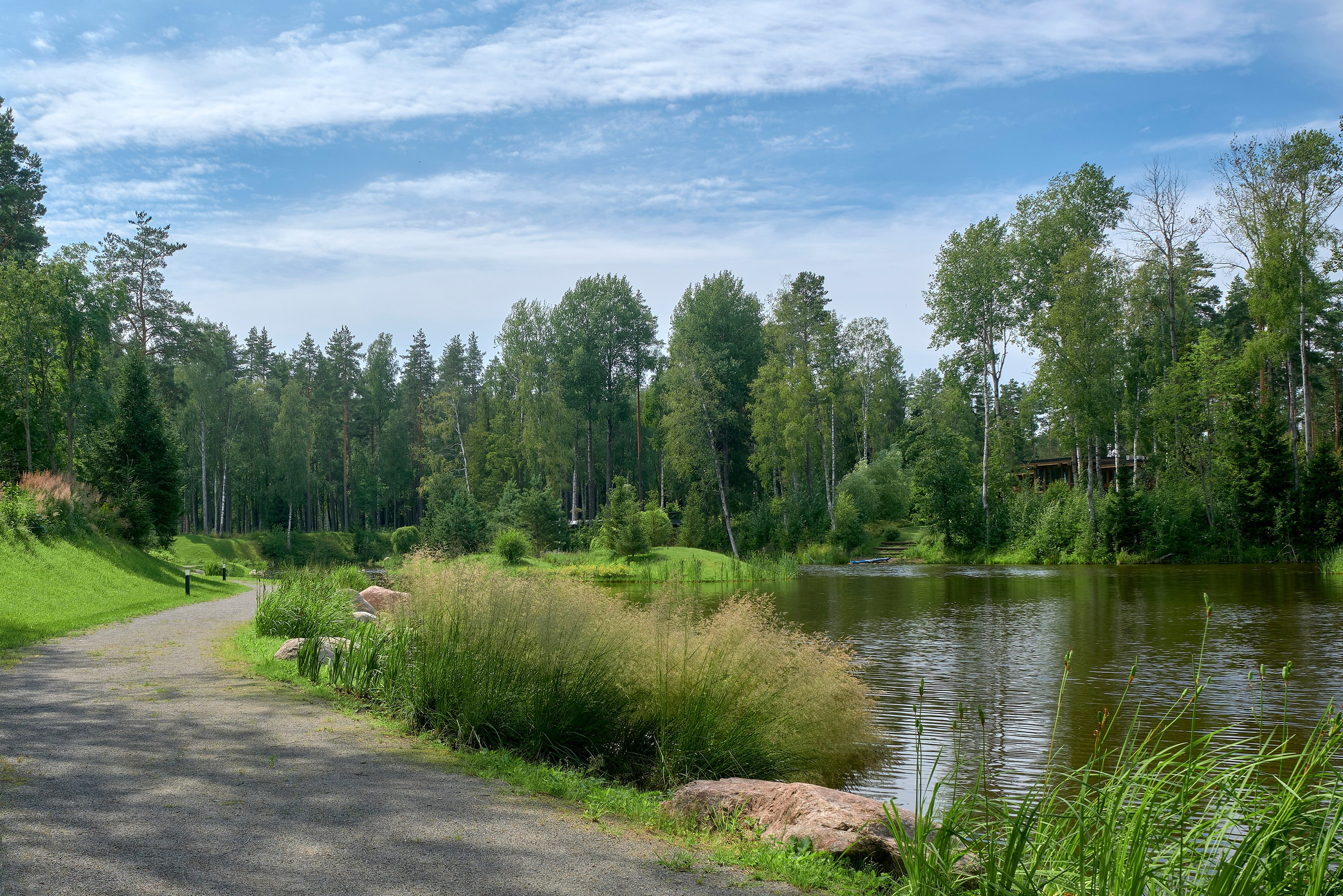 Ландшафтный и интерьерный фотограф Наталья Соловьева. Фотосъемка озеленения территории в КП Репинская Усадьба-4 для ландшафтной студии Аквилегия | interioto