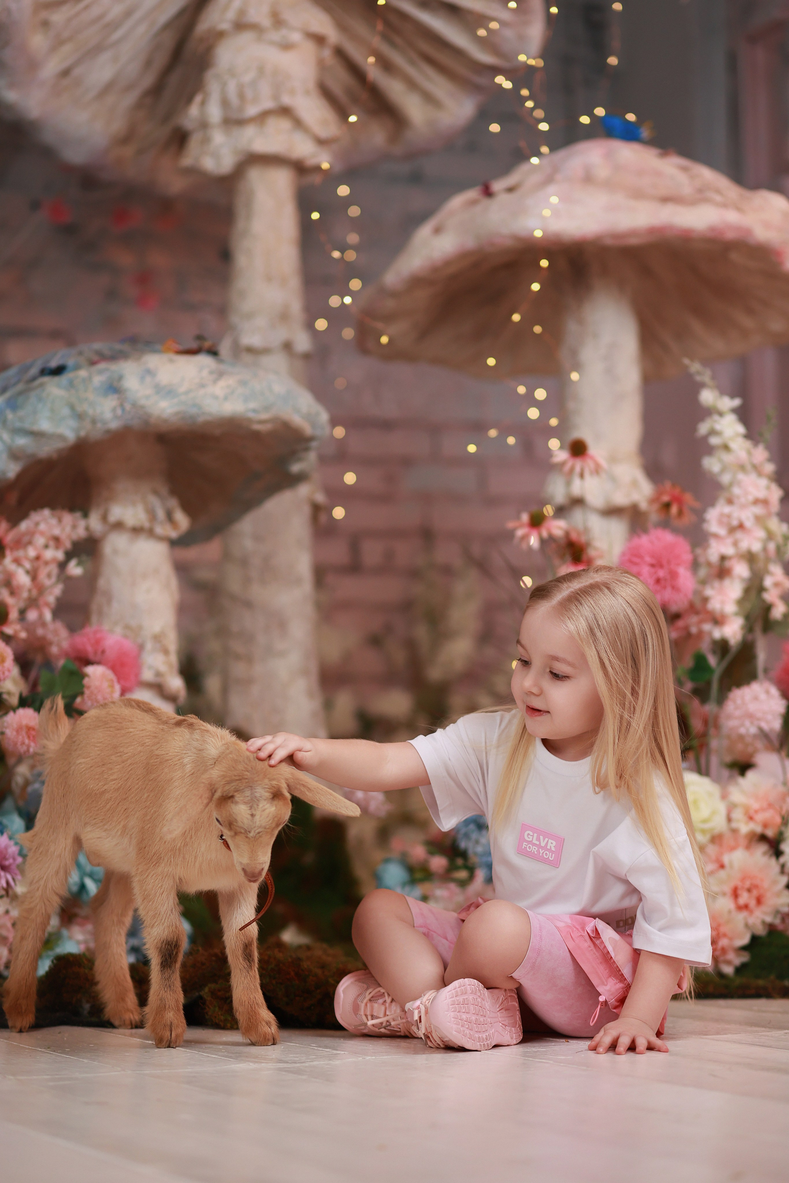 Фотопроект с козочкой и кроликами. Детский семейный фотограф Краснодар