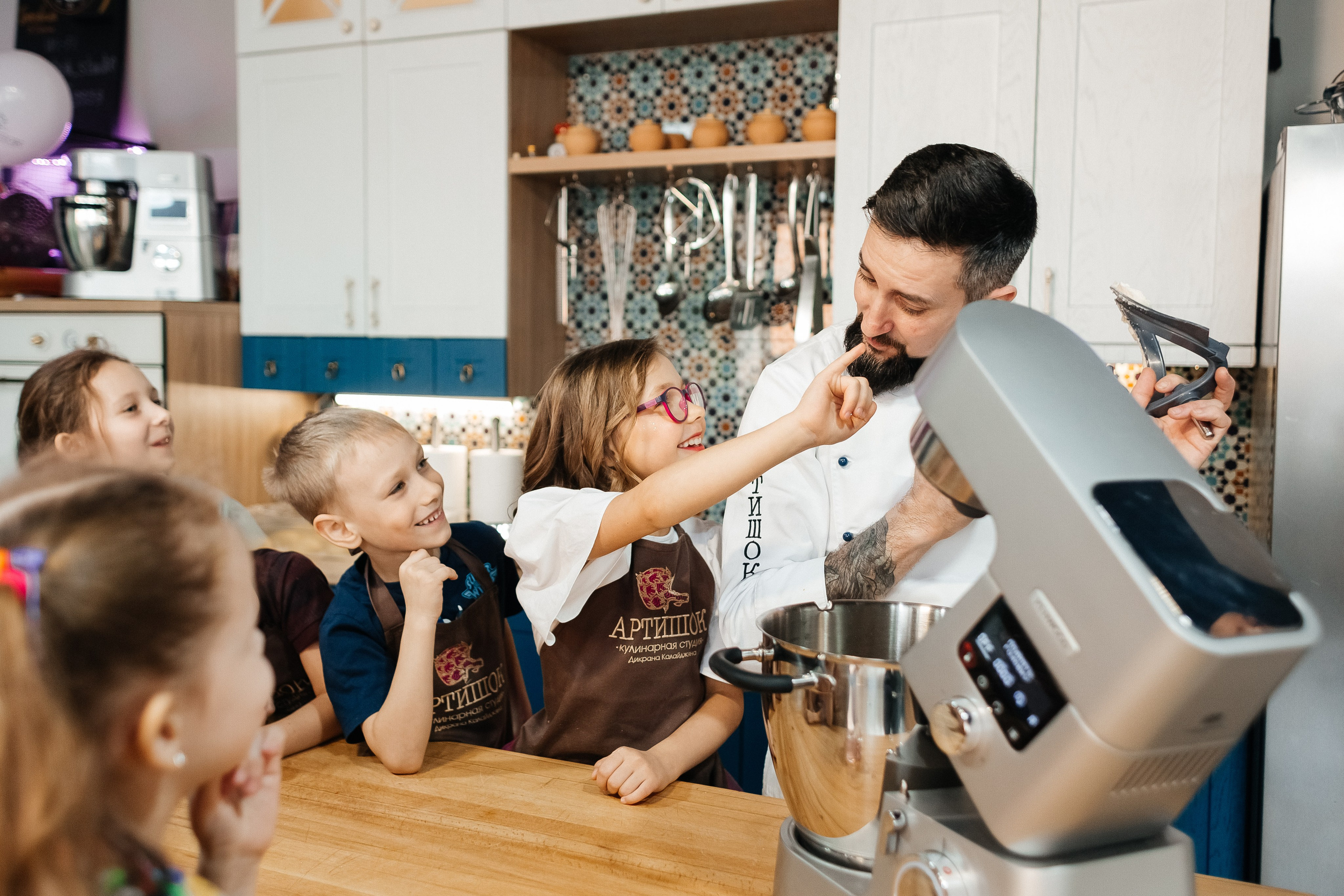 Детский мастер-класс в «АРТиШОК». Фотограф Кемерово | Сергей