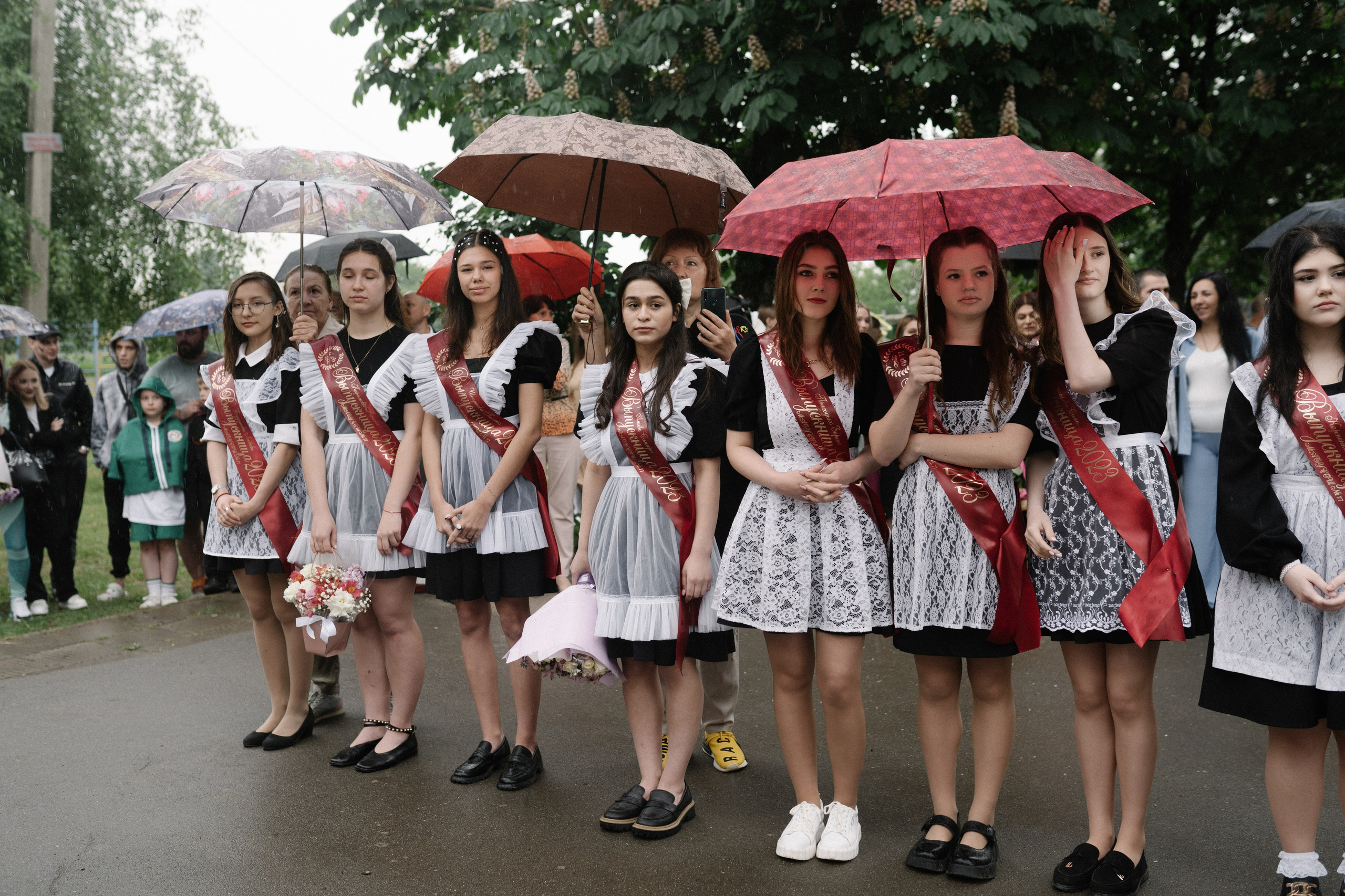 Последний звонок (СШ 77). Выпускные альбомы «Поколение» в городе Краснодар