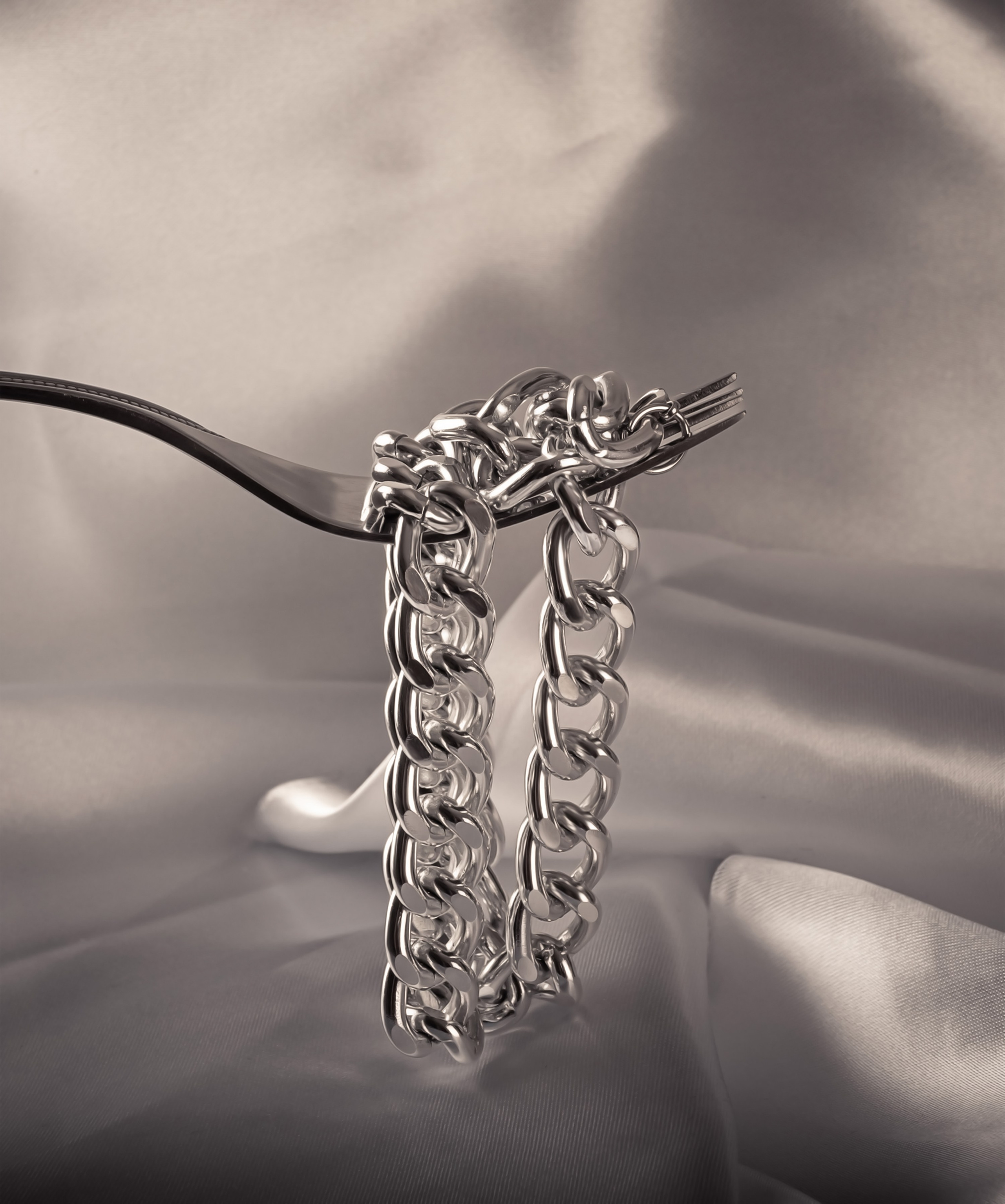 Имиджевая, концептуальная предметная фотосъёмки. Предметный, рекламный, ювелирный фотограф в Москве