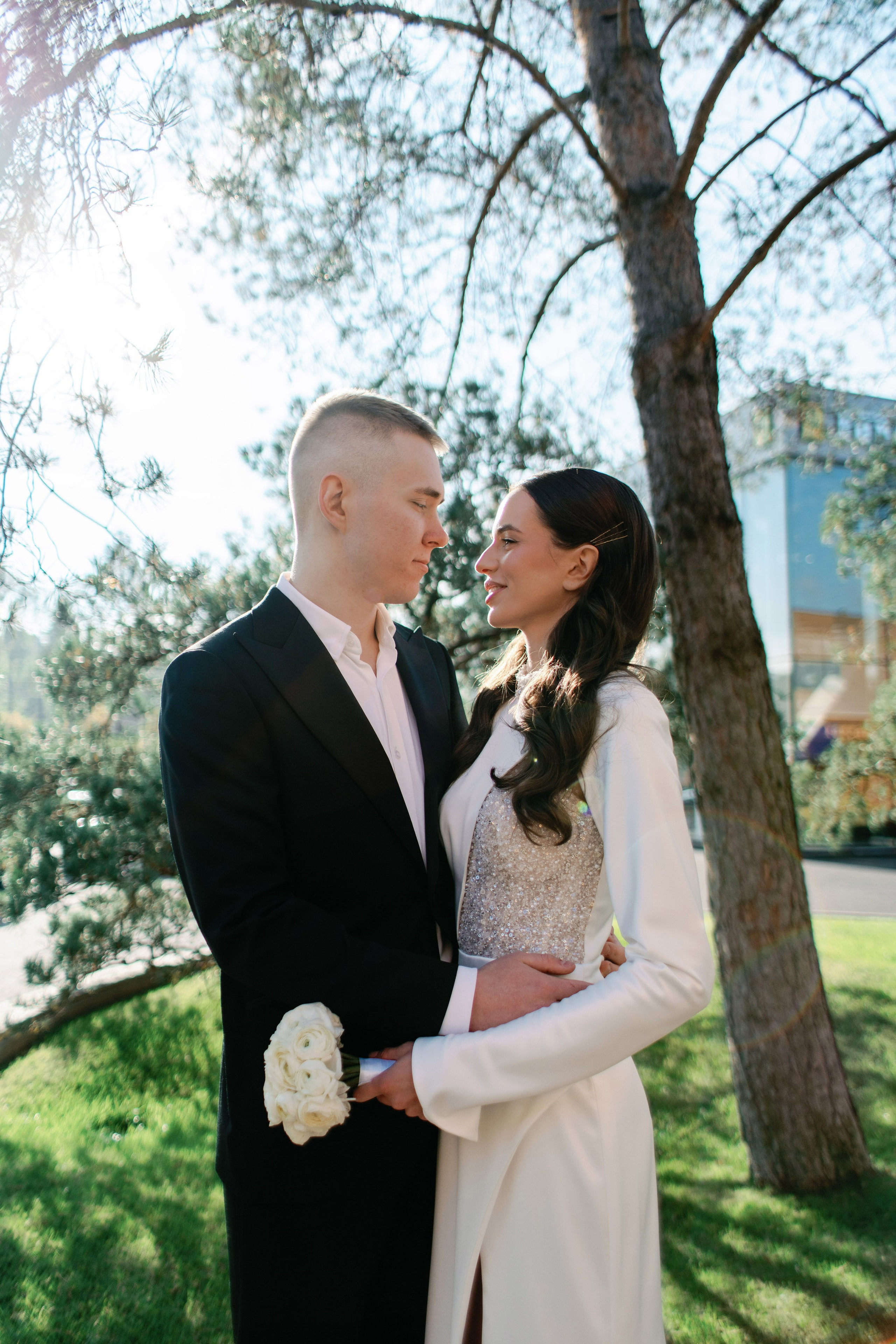 Свадьба для двоих в Москве, фотосессия на крыше, сборы, прогулка в Barvikha Luxury Village