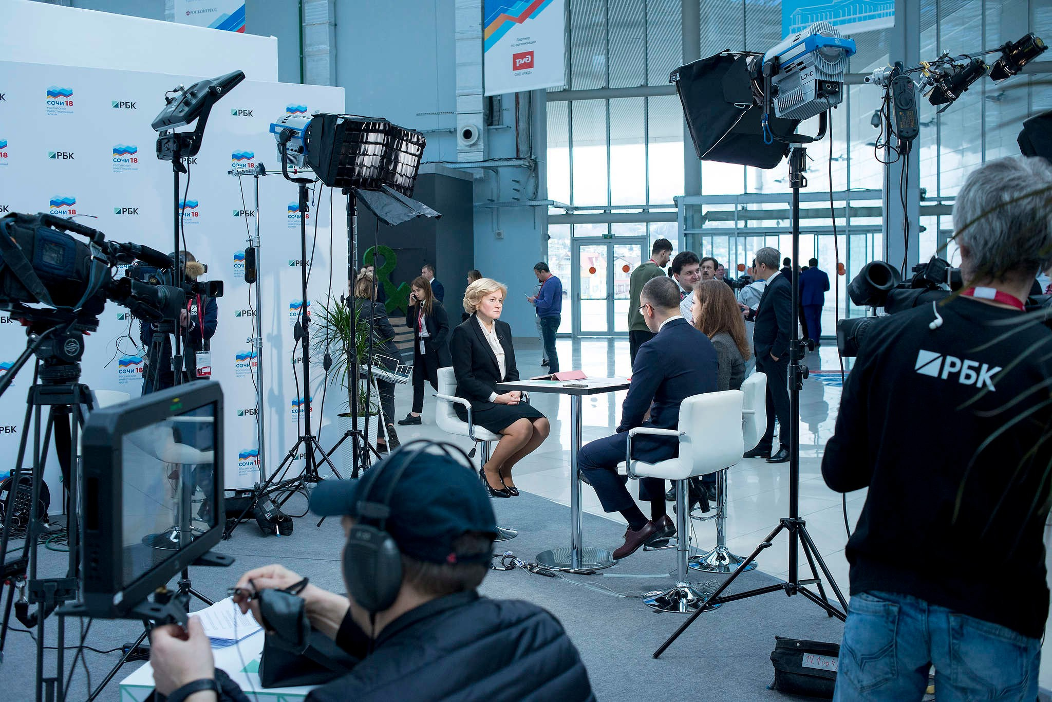 Интервью Татьяны Голиковой в студии РБК на международном инвестиционном форуме в Сочи в 2019 году. Съемка для РБК