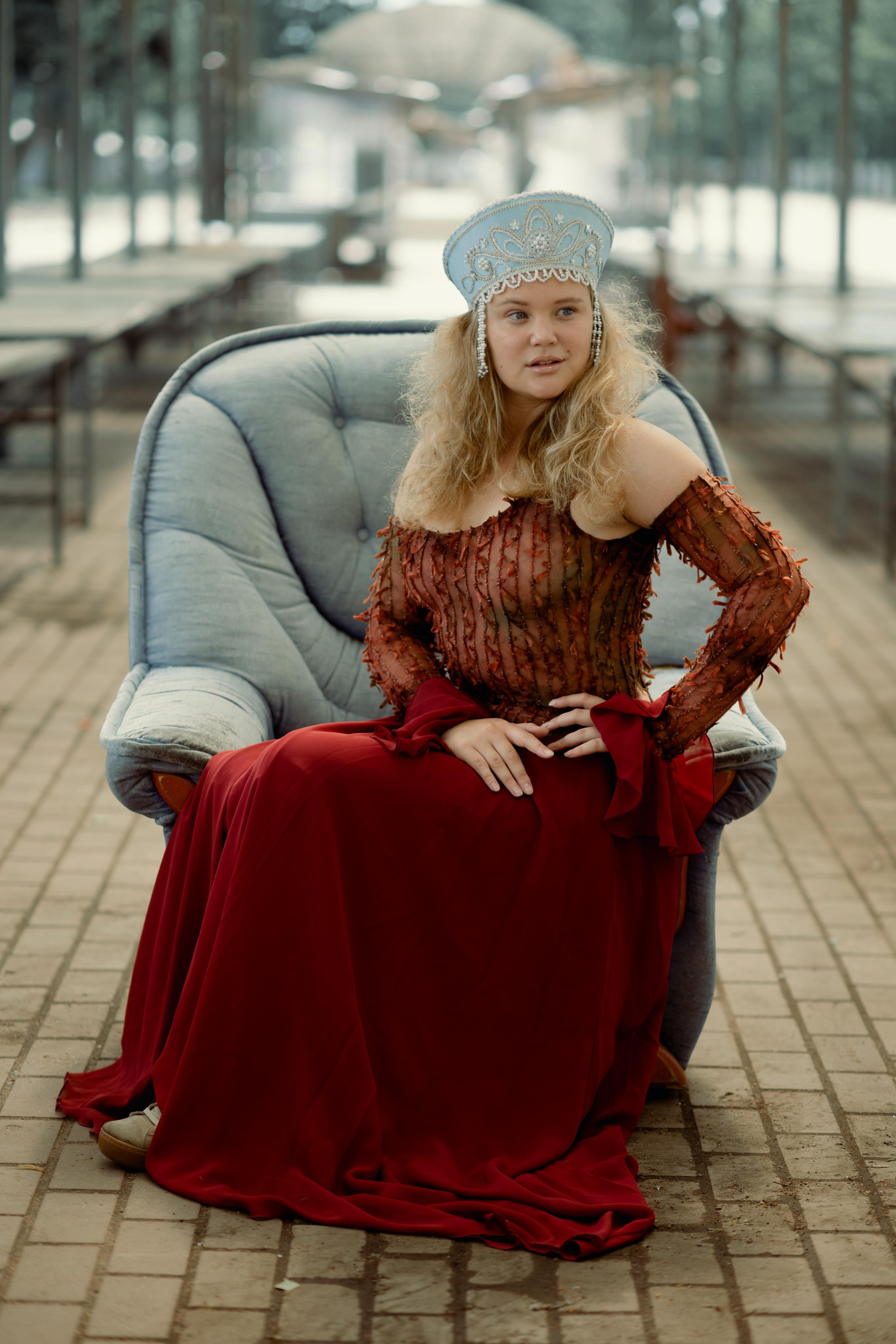 Кокошник на Удельной («Путешествие Наташи» — серия о России). Креатор Ольга Яш