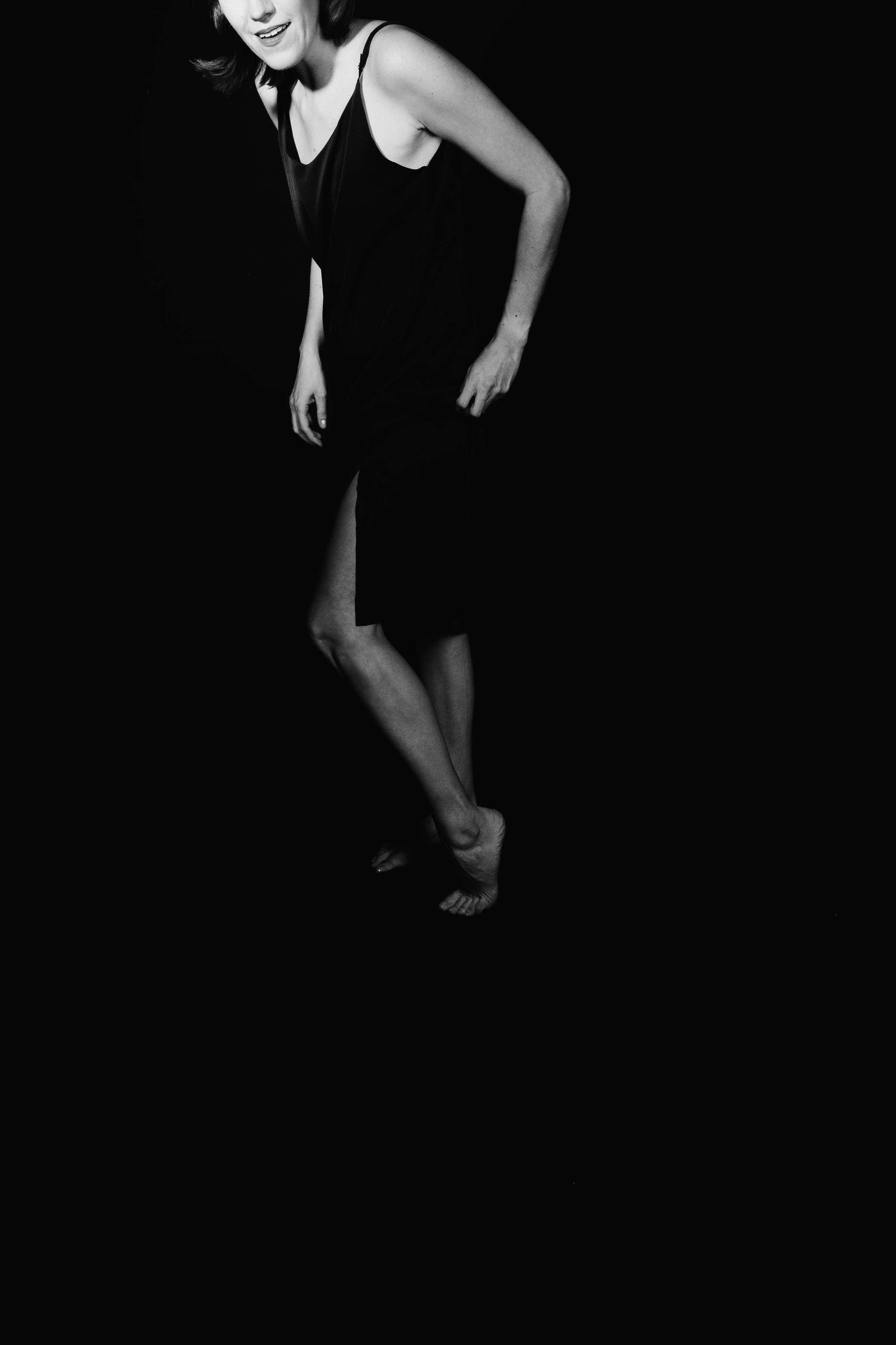 Ольга на черном. Креатор Ольга Яш