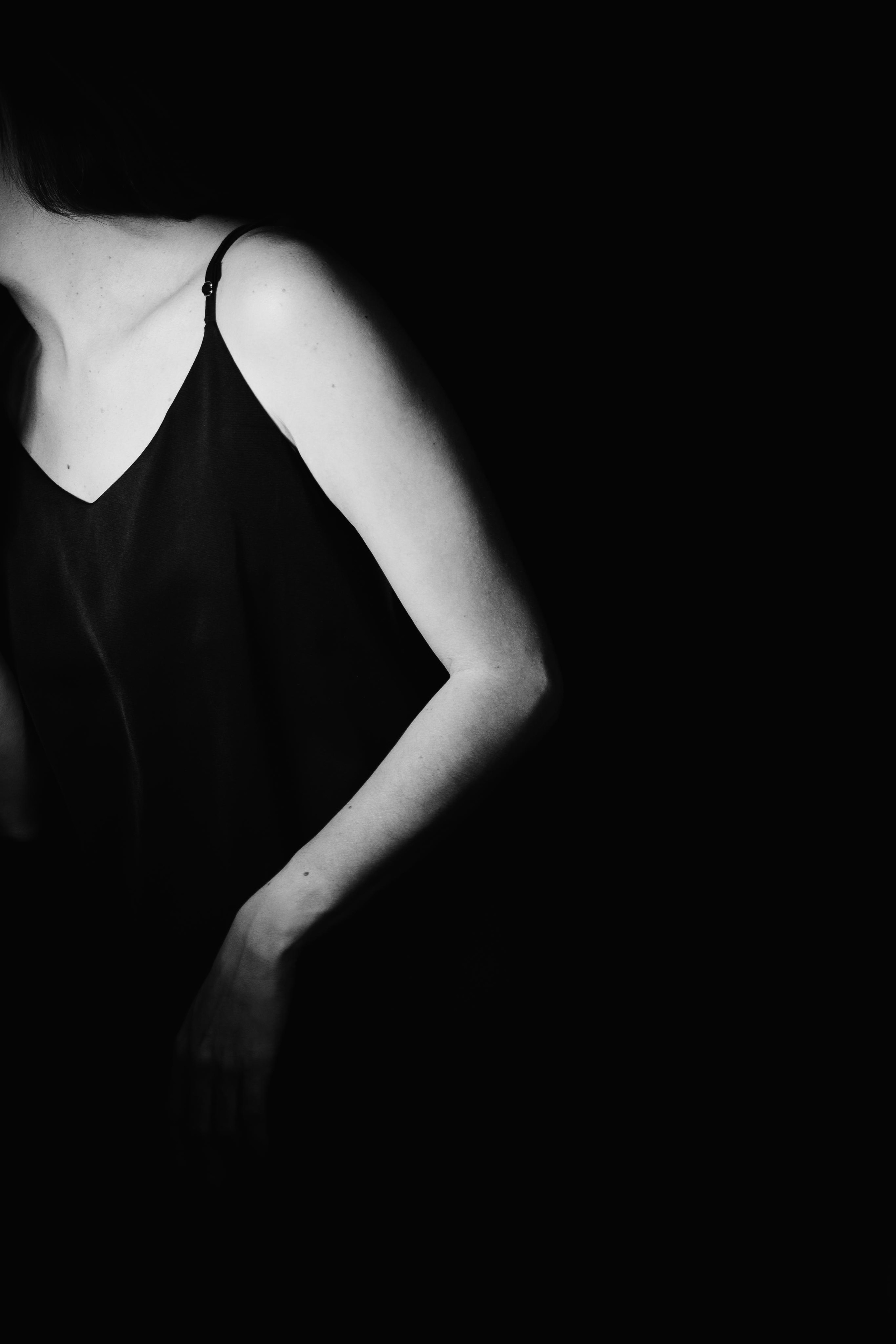 Ольга на черном. Креатор Ольга Яш