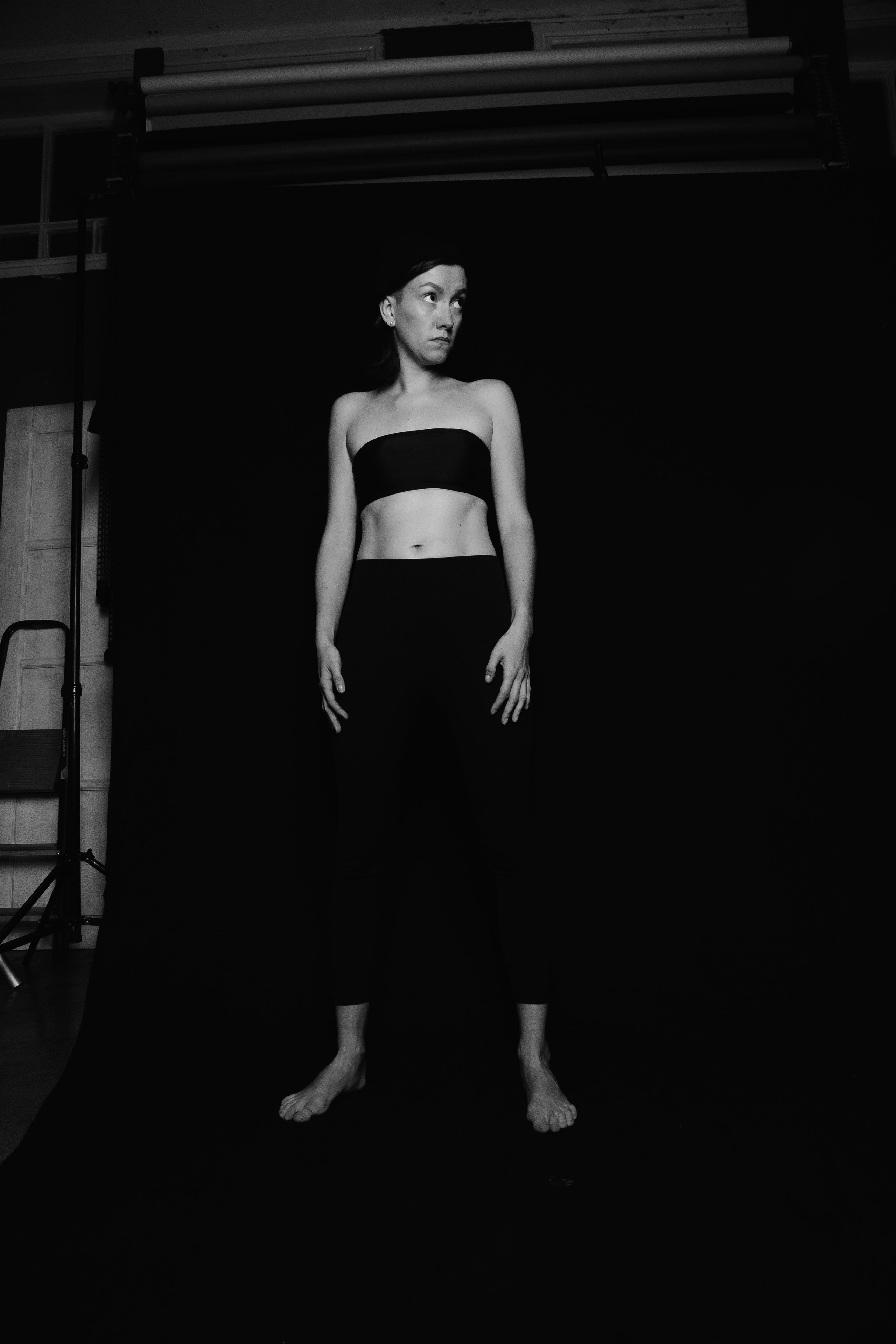 Ольга на черном. Креатор Ольга Яш