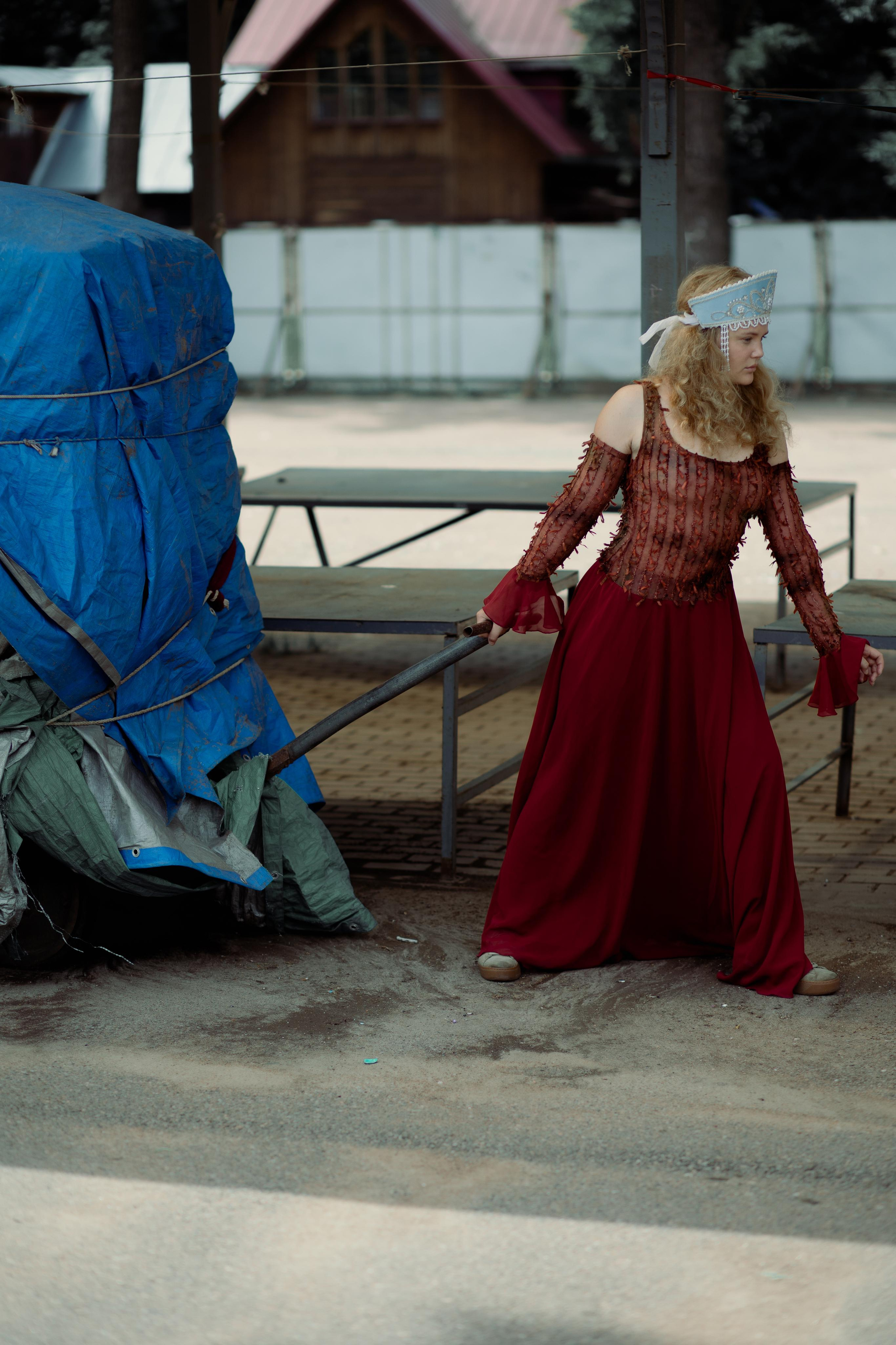 Кокошник на Удельной («Путешествие Наташи» — серия о России). Креатор Ольга Яш