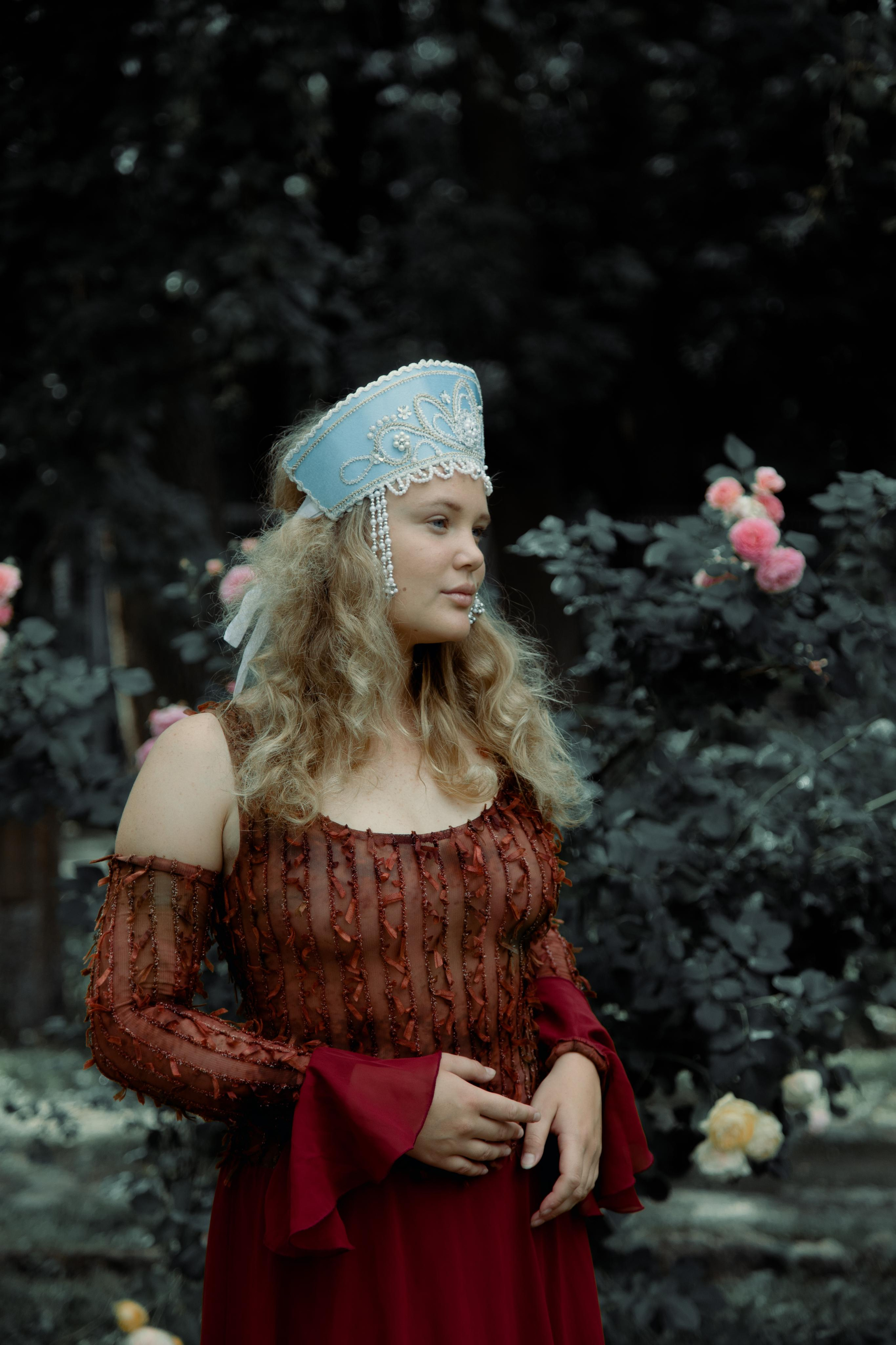 Кокошник на Удельной («Путешествие Наташи» — серия о России). Креатор Ольга Яш