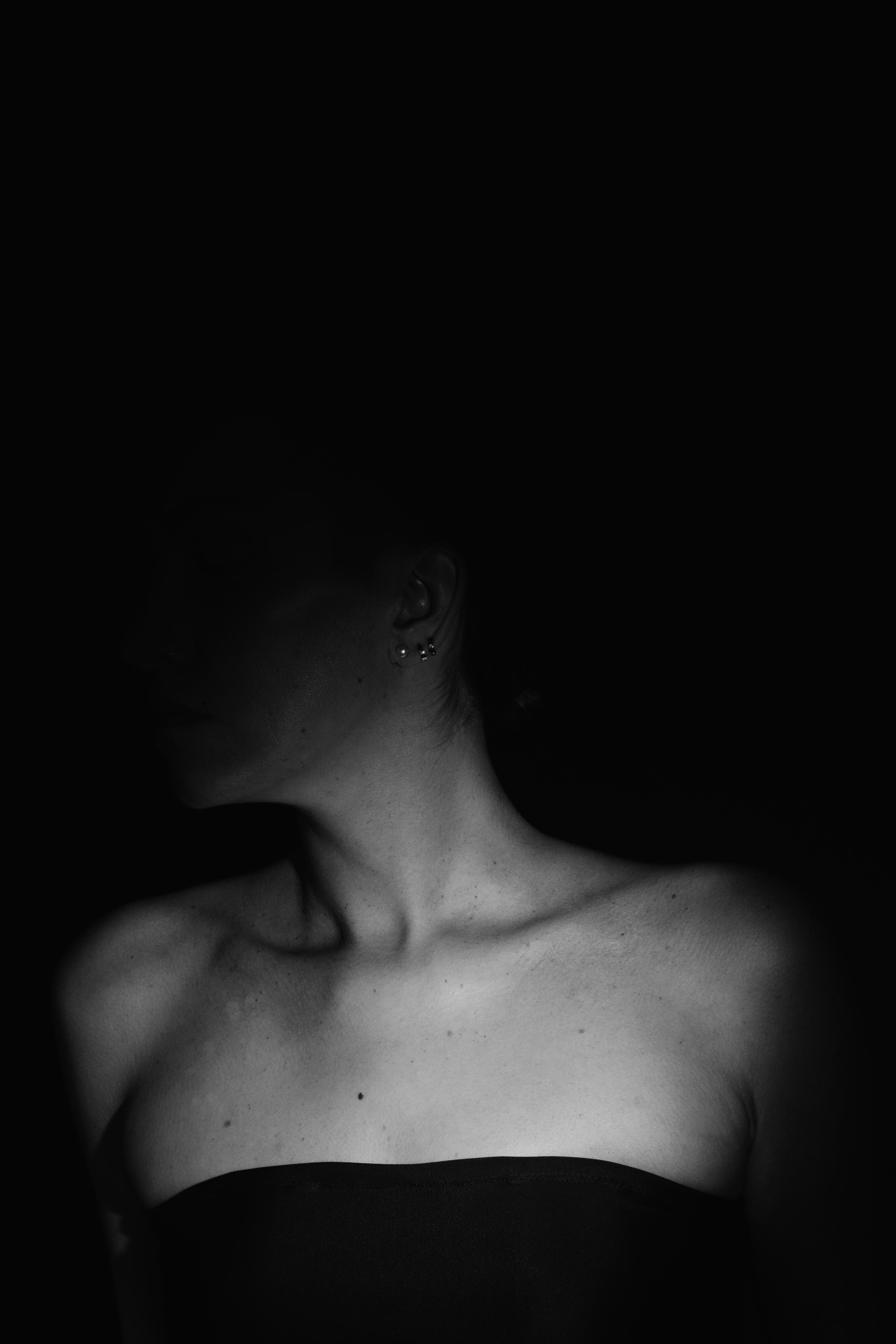 Ольга на черном. Креатор Ольга Яш