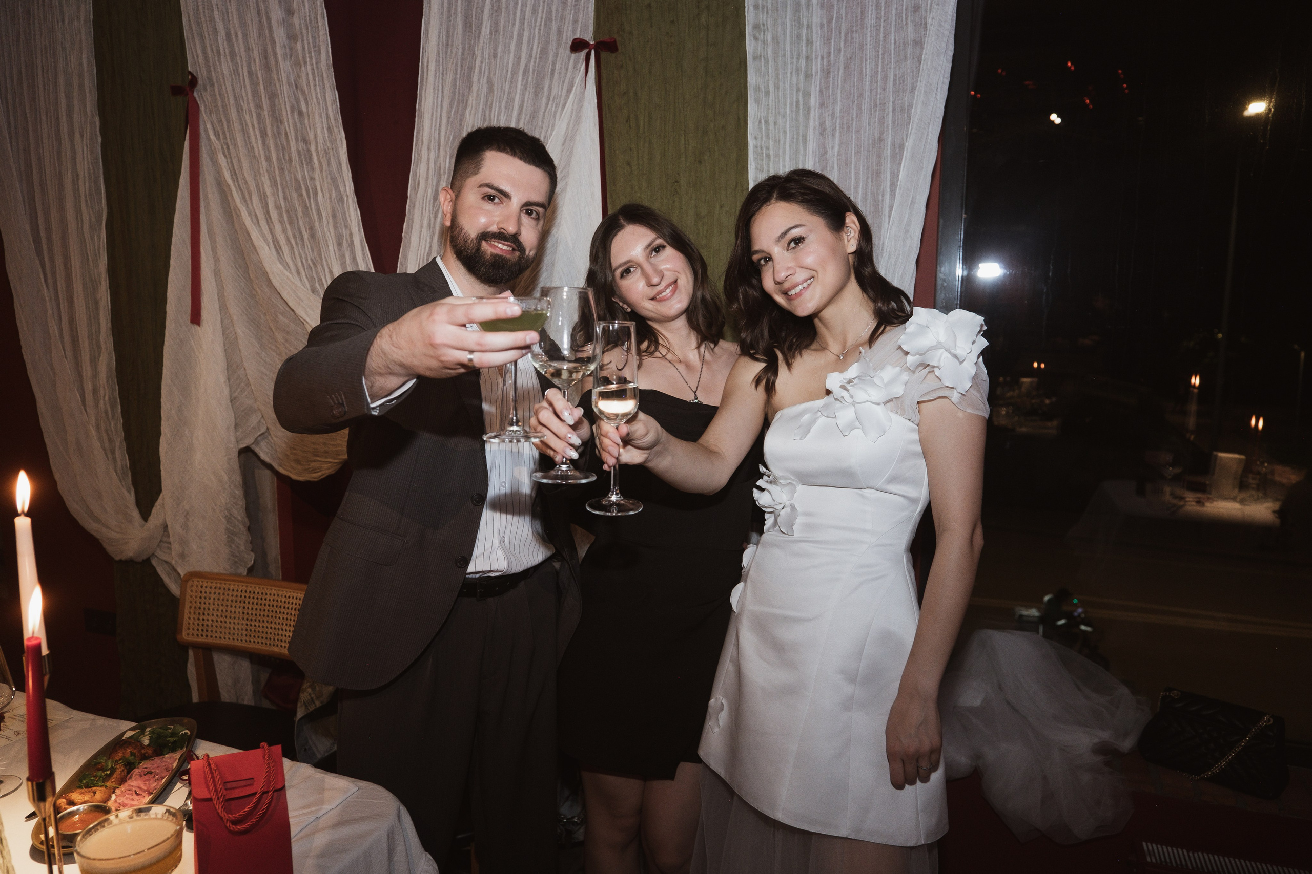 Юля & Женя банкет. Свадебный фотограф Ангелина Карпова, Москва