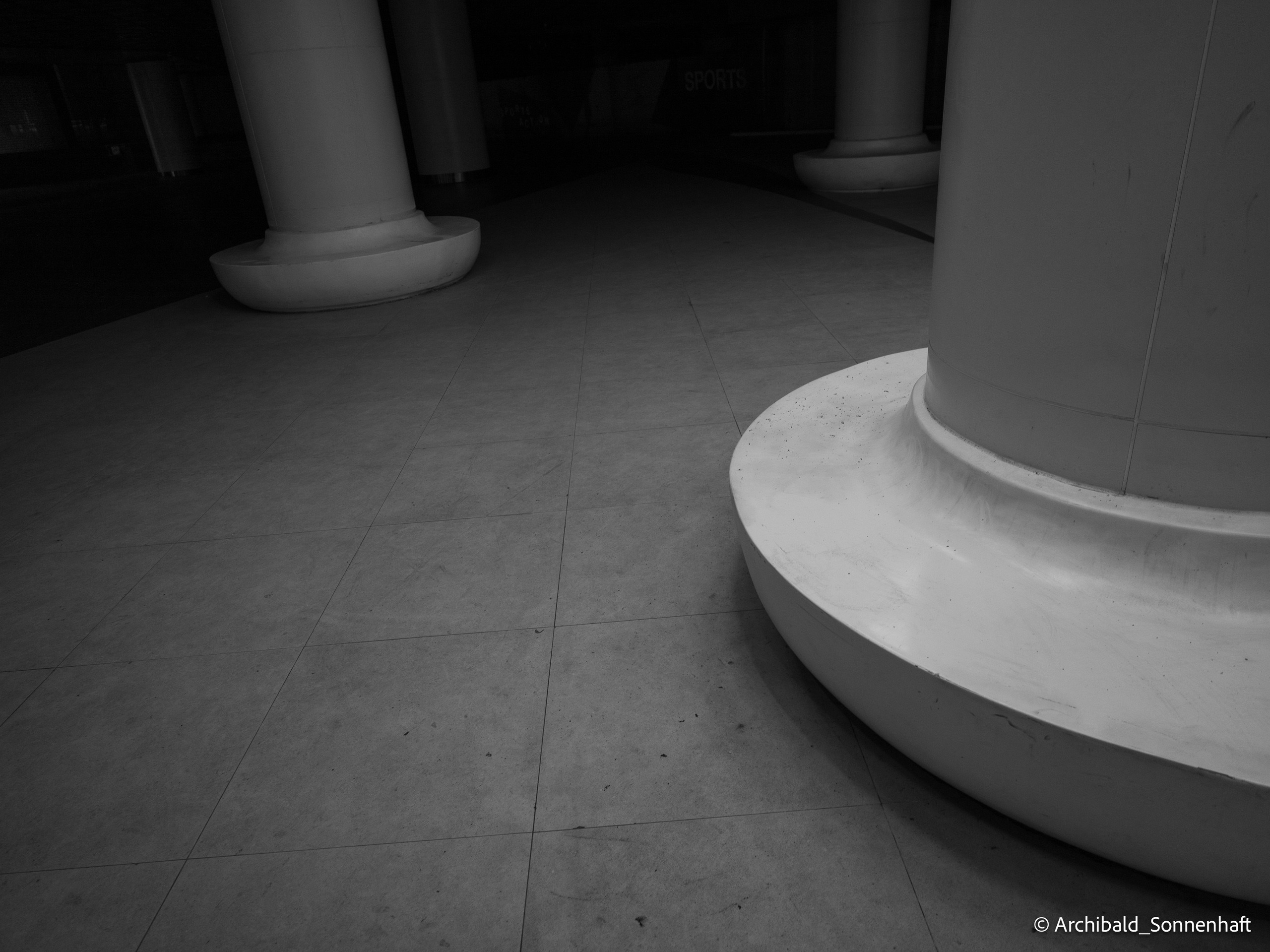 Office environs. Photographer in Guangzhou, China. Archibald Sonnenhaft