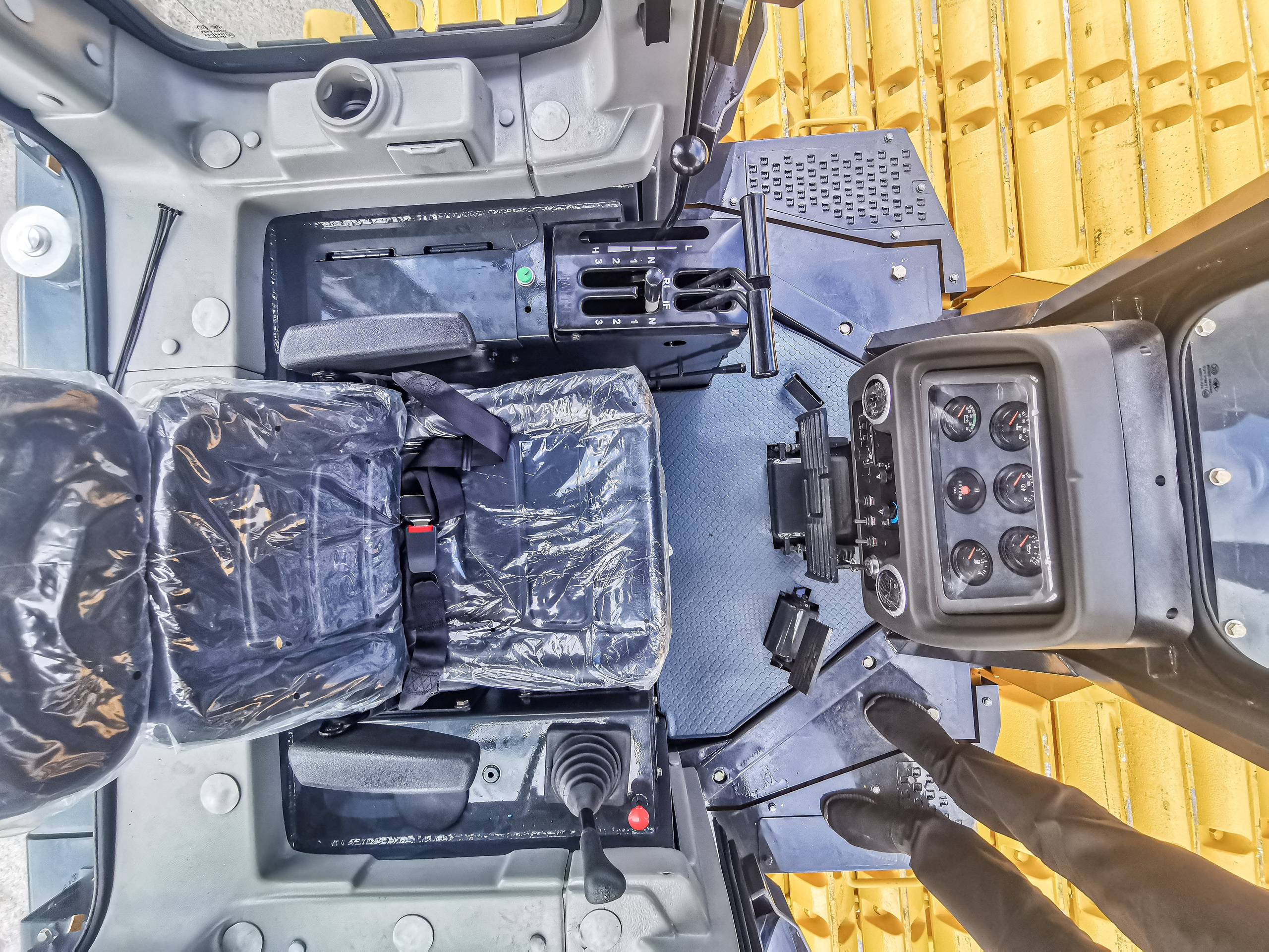 Фото бульдозер D16-5S. Продажа и обслуживание грузовой техники и спецтехники в г. Новосибирск компания СТИ