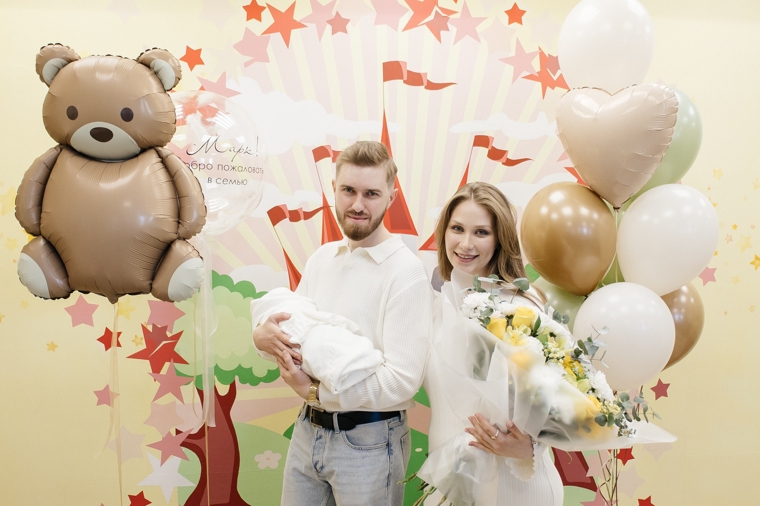 Выписка. Роддом № 7. Фотограф Березенская Ирина в Новосибирске