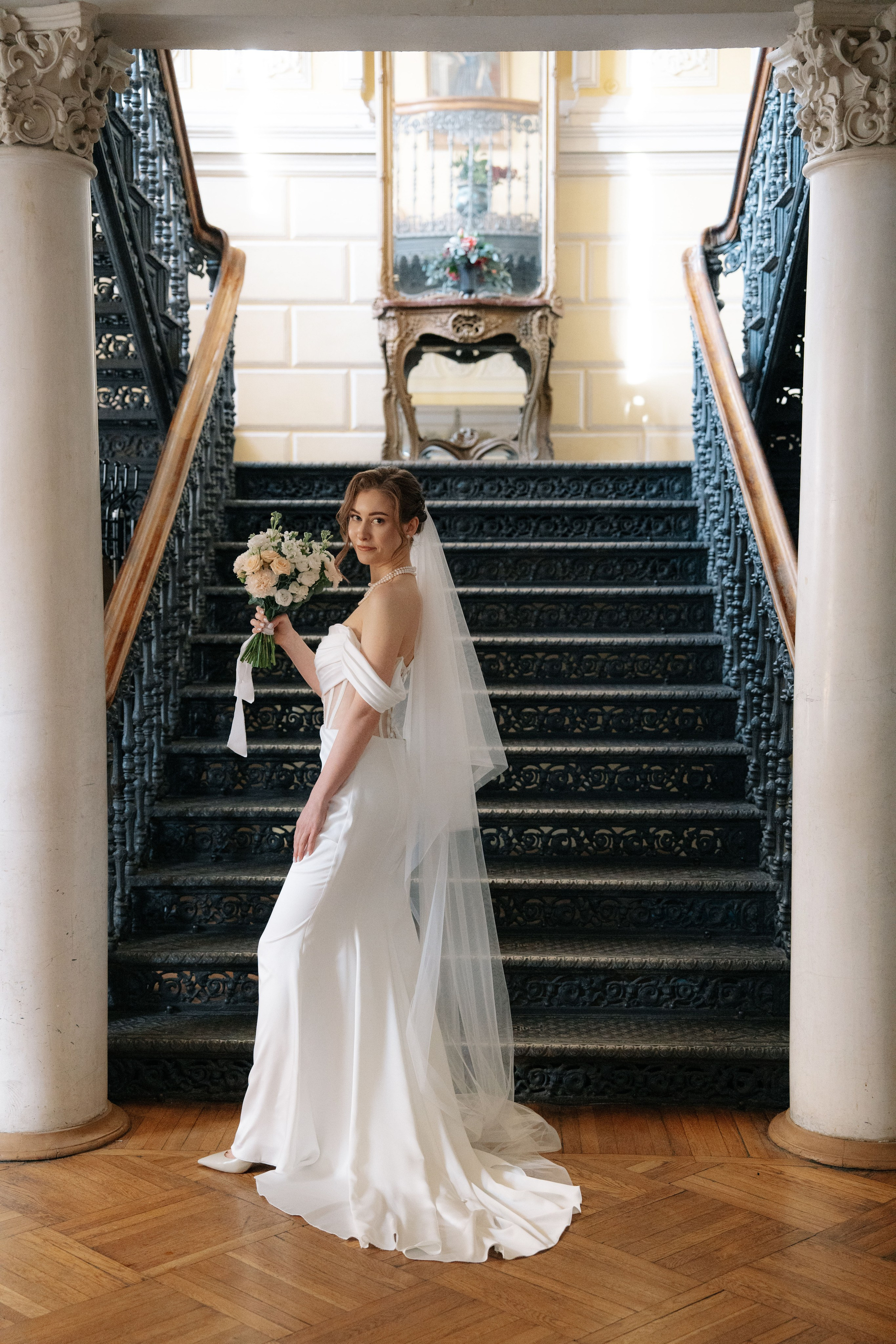 Свадебная фотосессия в Библиотеке читальне им. Пушкина