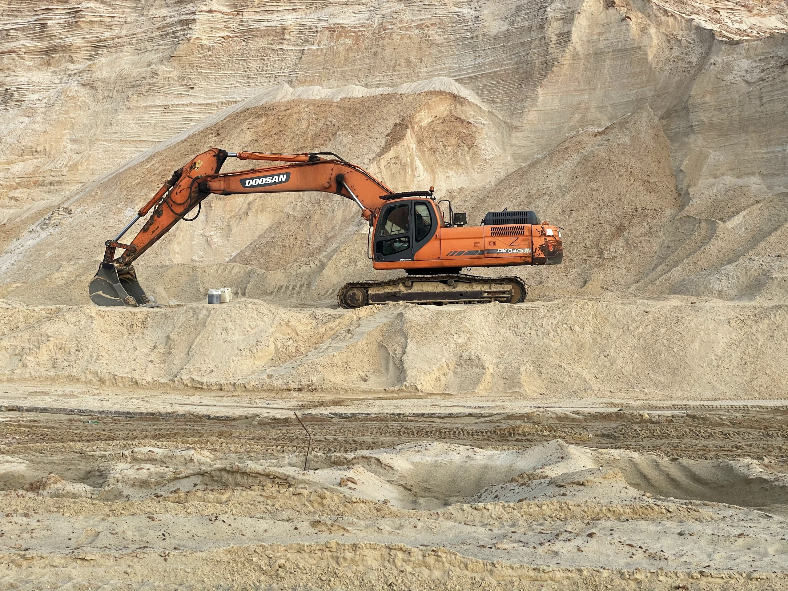 90 071 Экскаватор. ВИЗУАЛЬНЫЕ И ЗВУКОВЫЕ РЕШЕНИЯ ДЛЯ БИЗНЕСА И СЪЁМОК ТЕЛЕТЕЛА