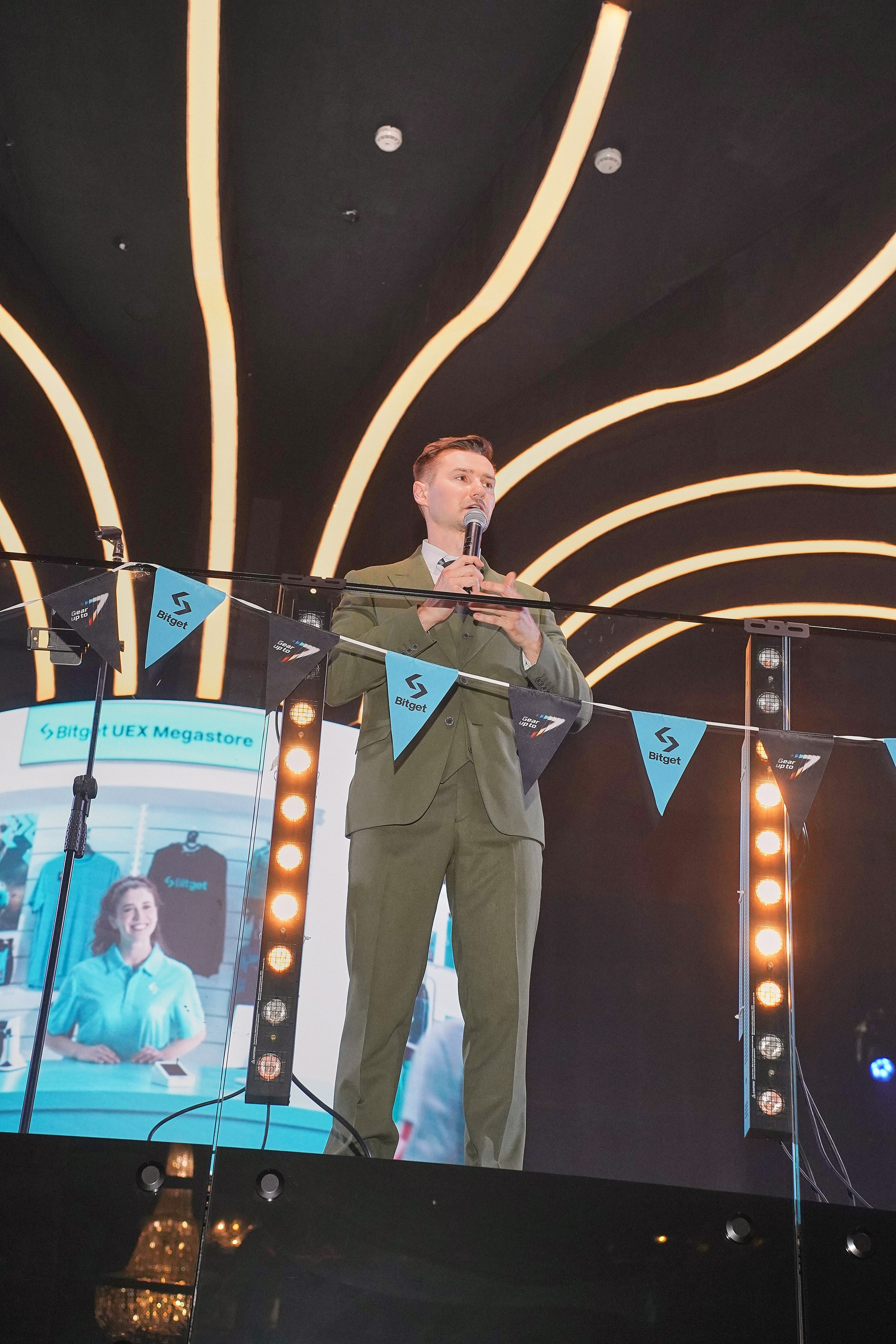 Bitget. Фотограф