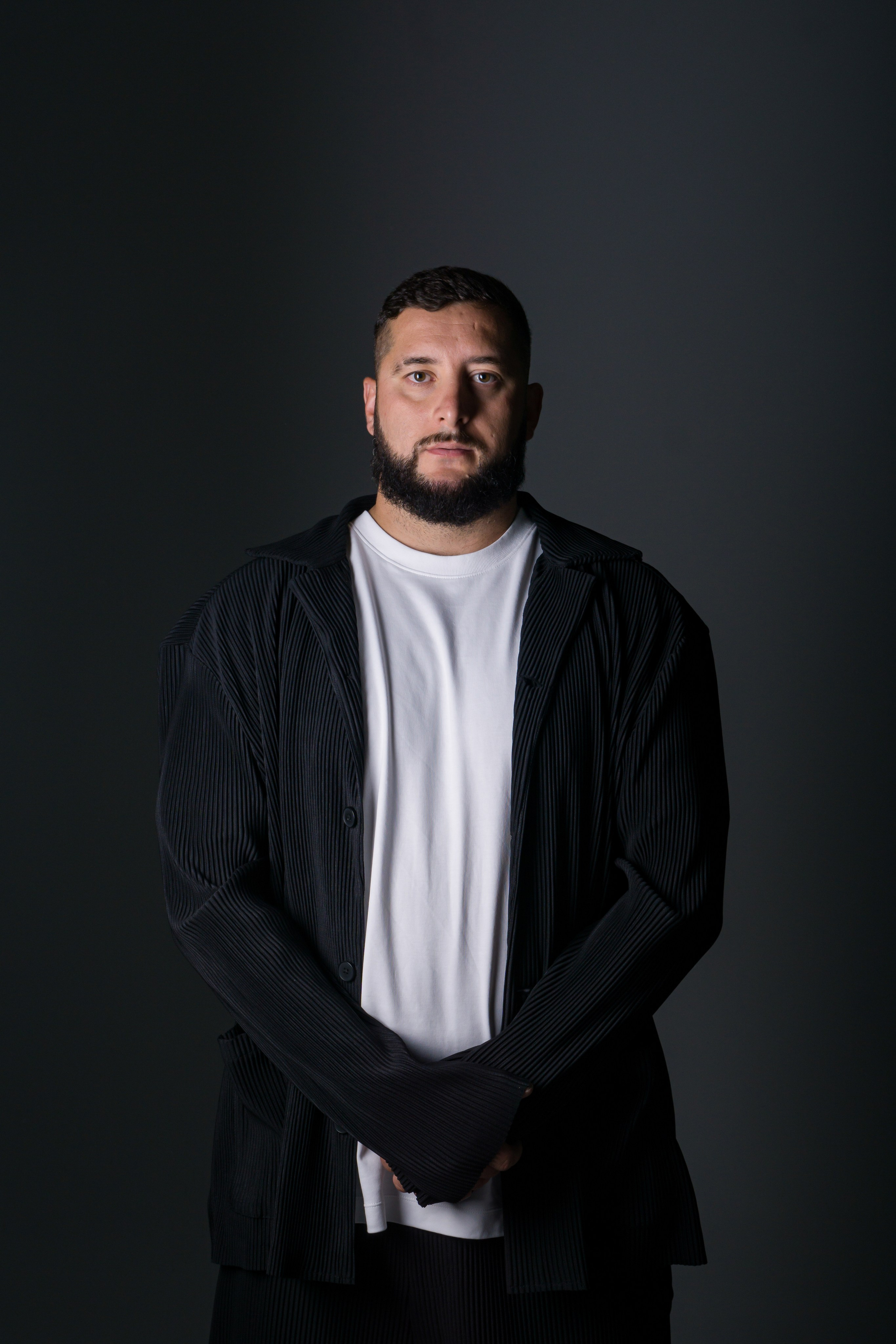 М и В. Фотограф