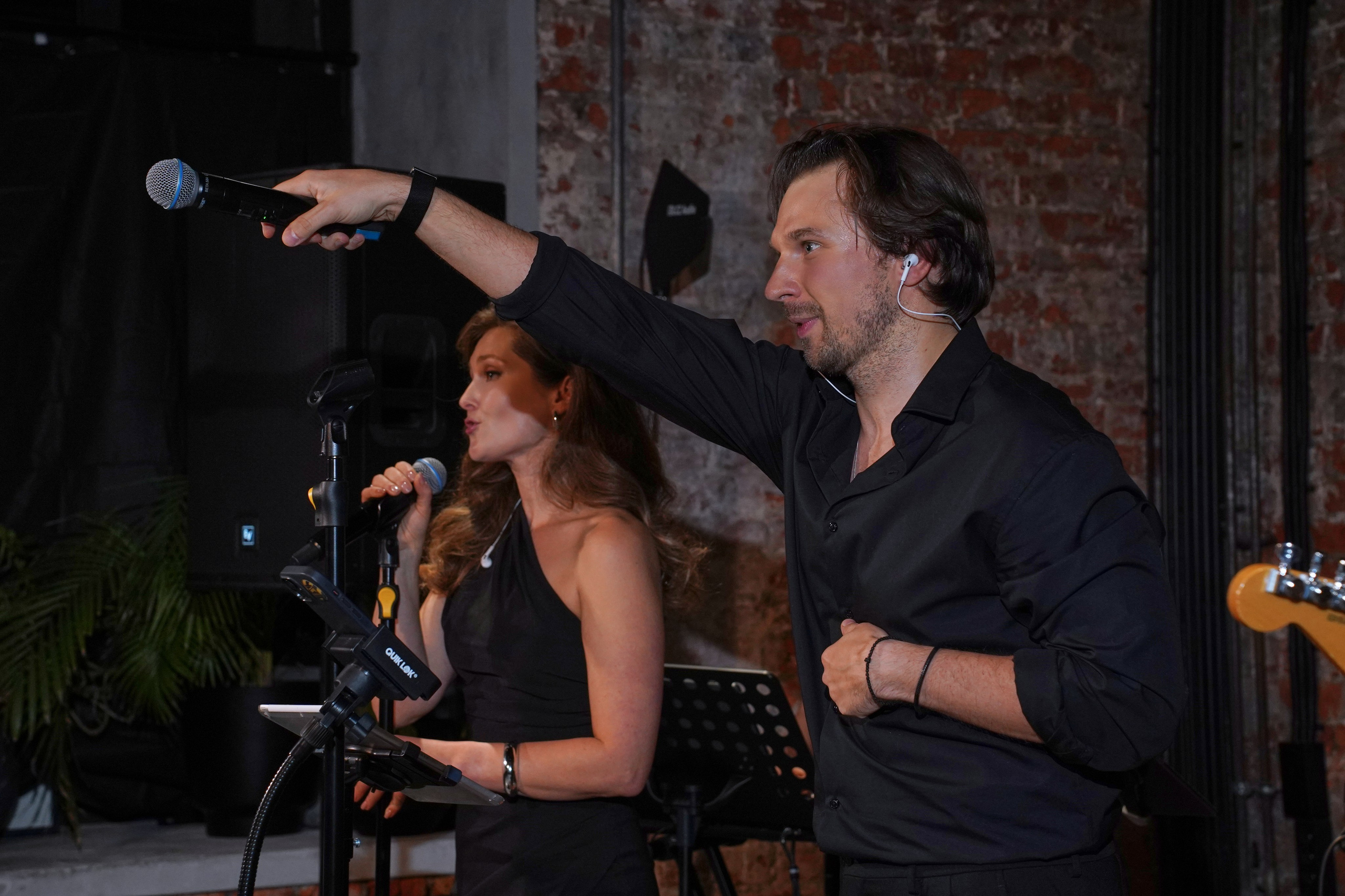 Концерт кавер группы. Фотограф