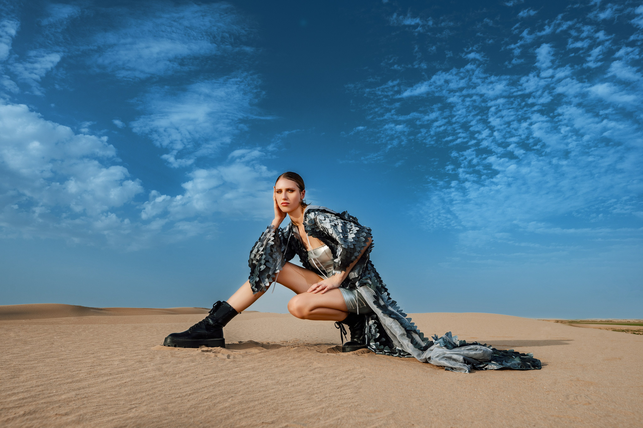 Виктория драконий плащ. Коммерческий фотограф Москва /Дубай, эксклюзивные фэшн фотосессии