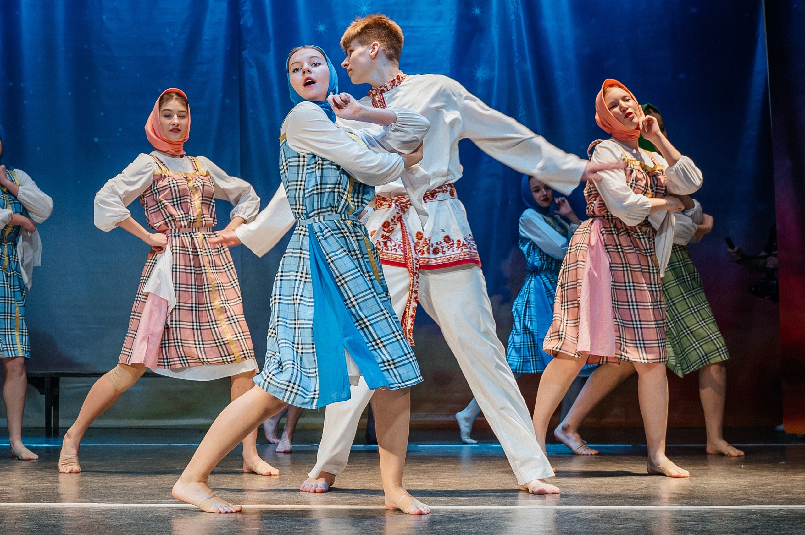 Танцы. Фотограф Елена Рогашкова