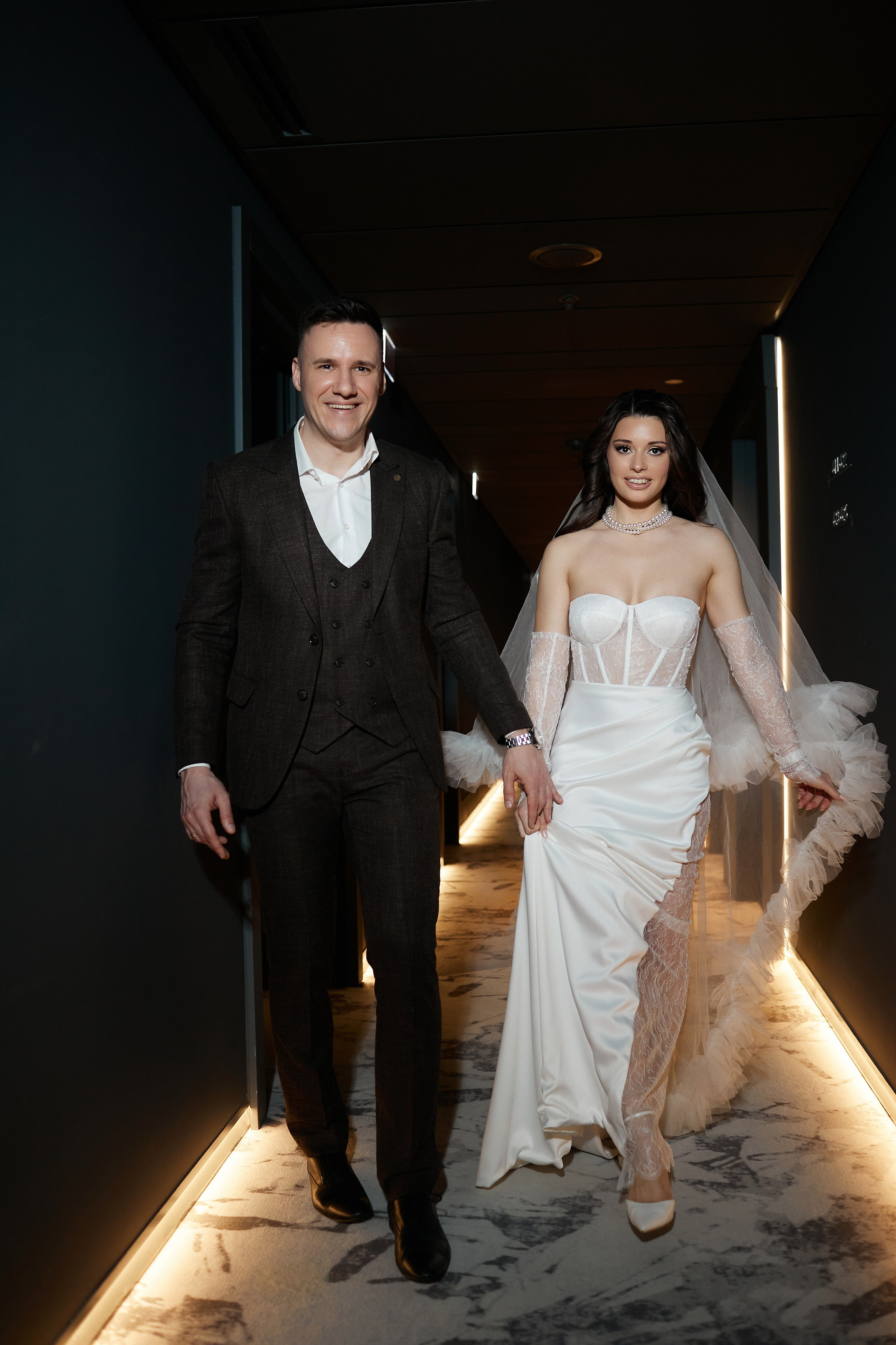 Кристина и Олег в отеле. Свадебный фотограф Москва Калуга