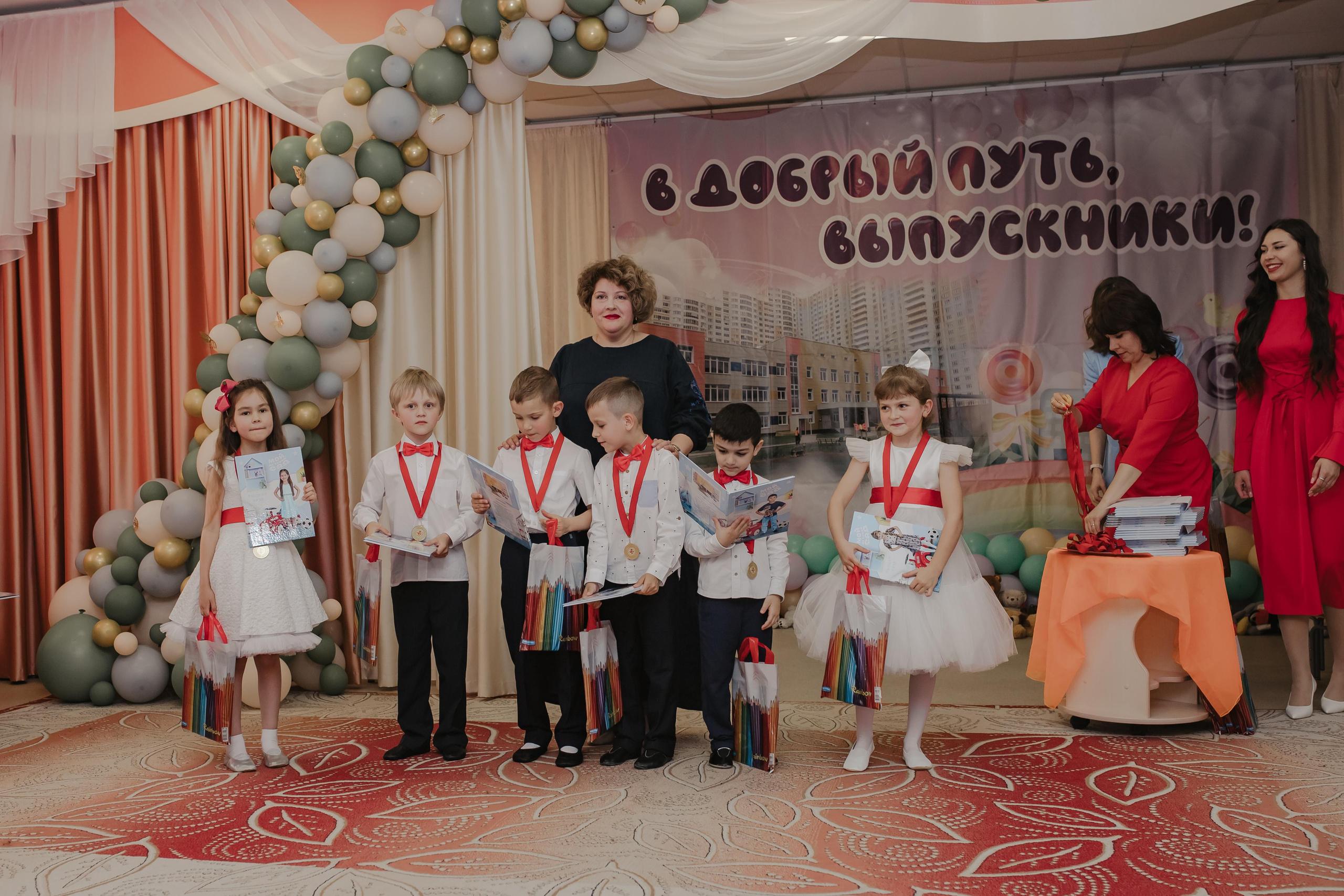 Выпускной сад 75. Семейный и домашний фотограф в Москве и МО Королева Валерия