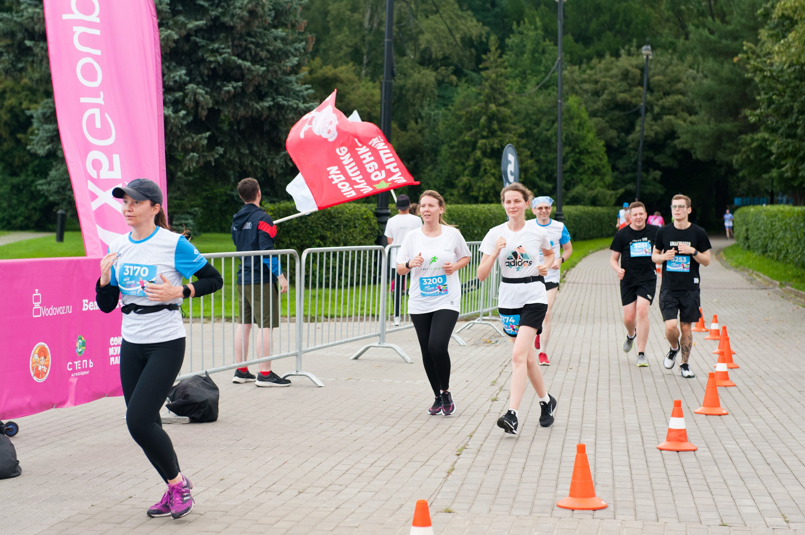 Корпоративное. Забег X5 Retail Group. Репортажный фотограф и видеограф Слава Думчев. Тимбилдинги, отчетники, корпоративы