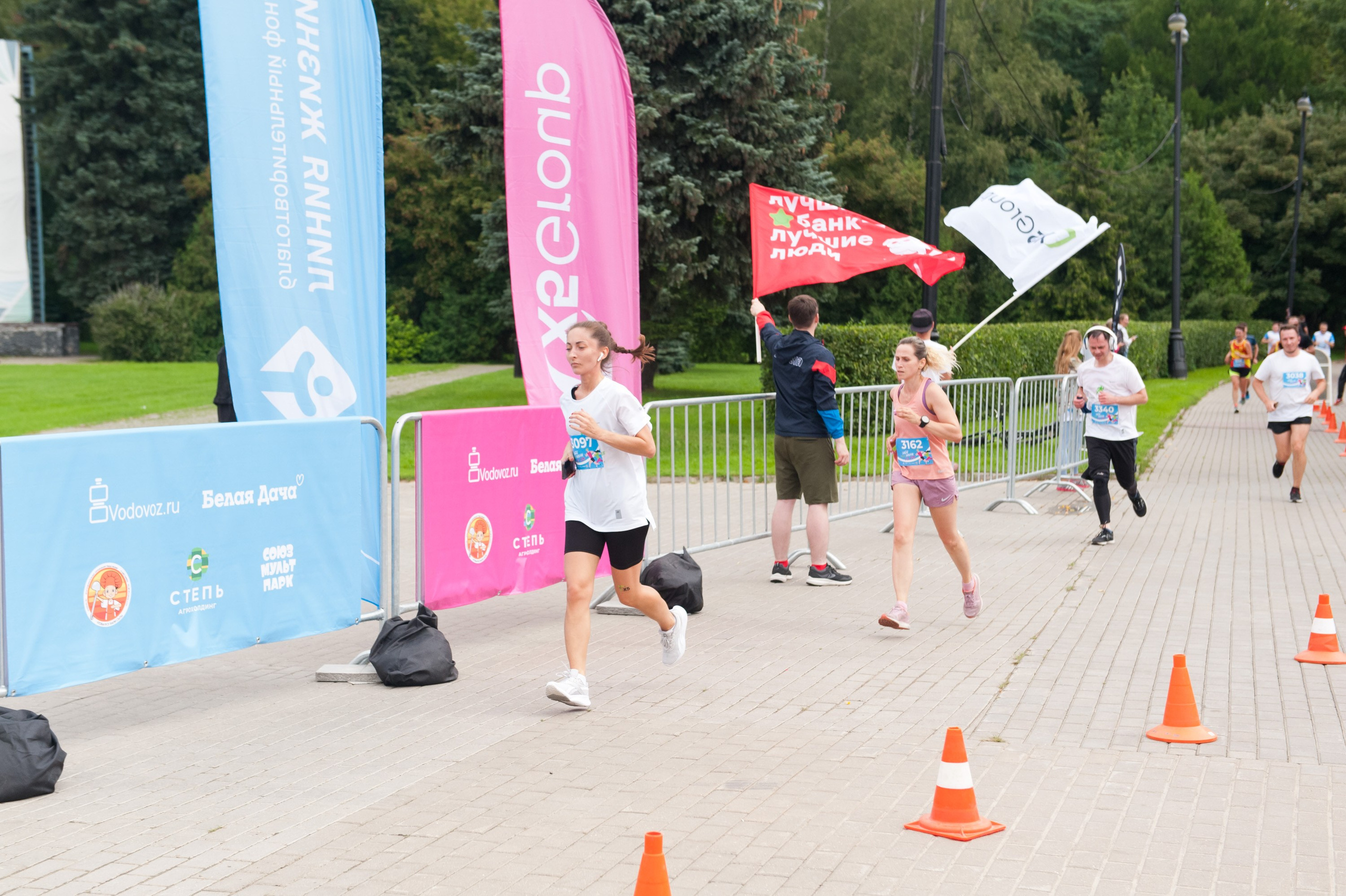 Корпоративное. Забег X5 Retail Group. Репортажный фотограф и видеограф Слава Думчев. Тимбилдинги, отчетники, корпоративы